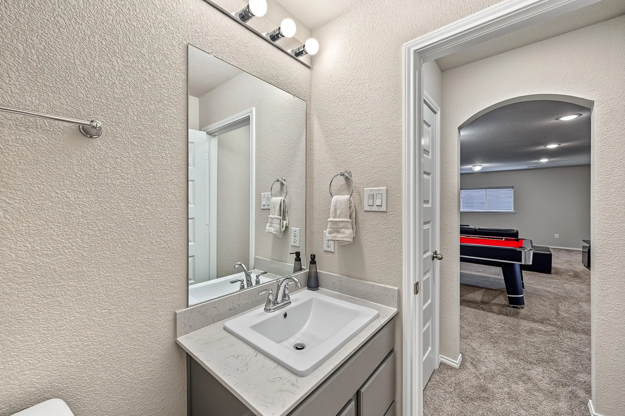 Single Family Residence For Sale in Tarrant County , 7508 Schooner Drive, Fort Worth, Texas 76179, 4 Bedroom, 3 Bathroom, 2 Garage spaces, 2,992 Sqft, built in 2020, mls#21403058, Real Estate Agent in Fort Worth, Homes For Sale in Tarrant county, Homes For Sale in Fort Worth, Realtor in Fort Worth Texas, Real Estate Brokerage Independent Realty Texas, Luminita Cordes Realtor