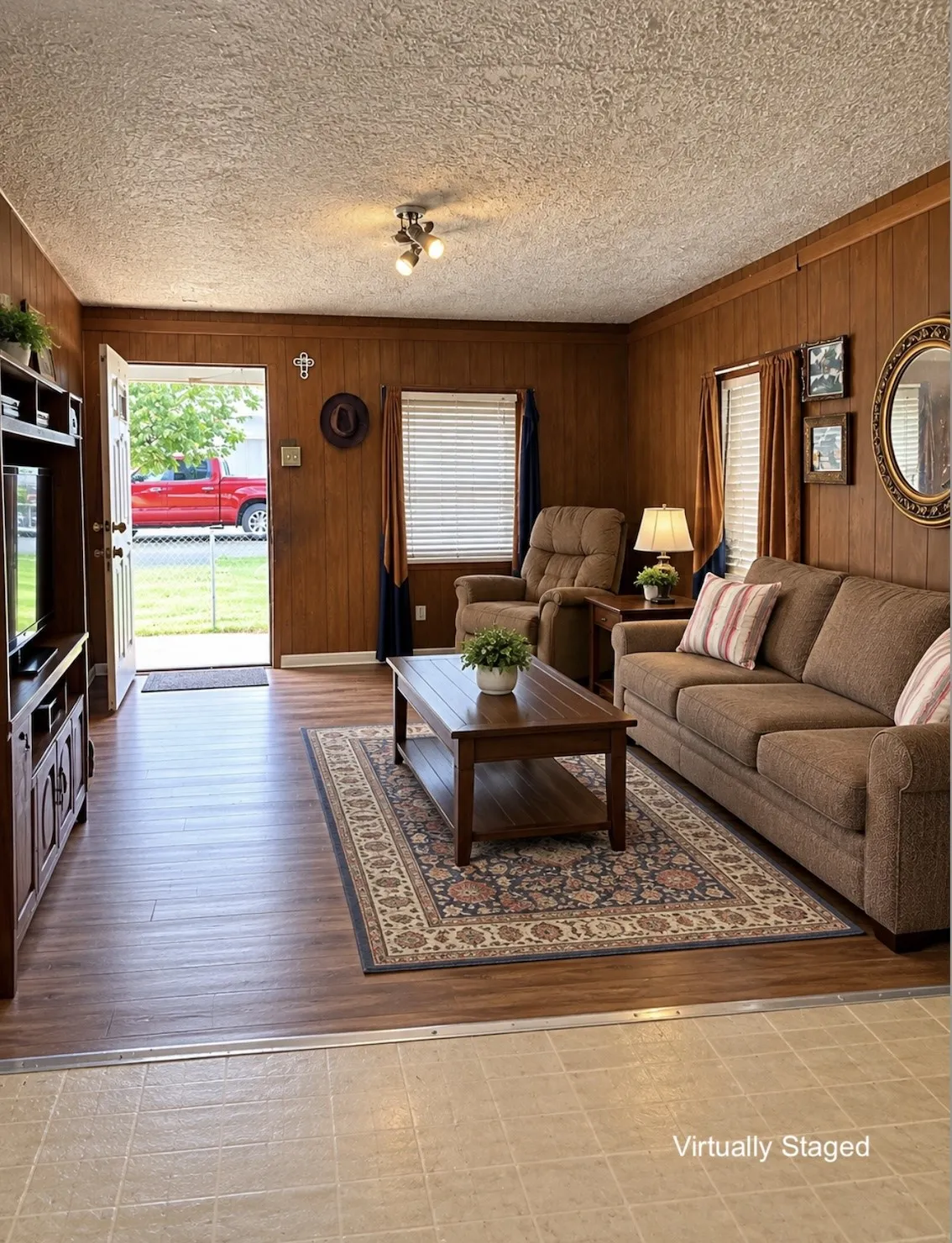 Single Family Residence For Sale in Harris County , 7217 Cowart Street, Houston, Texas 77020, 2 Bedroom, 1 Bathroom, 1 Garage spaces, 800 Sqft, built in 1940, mls#21403019, Real Estate Agent in Houston, Homes For Sale in Harris county, Homes For Sale in Houston, Realtor in Houston Texas, Real Estate Brokerage Independent Realty Texas, Luminita Cordes Realtor
