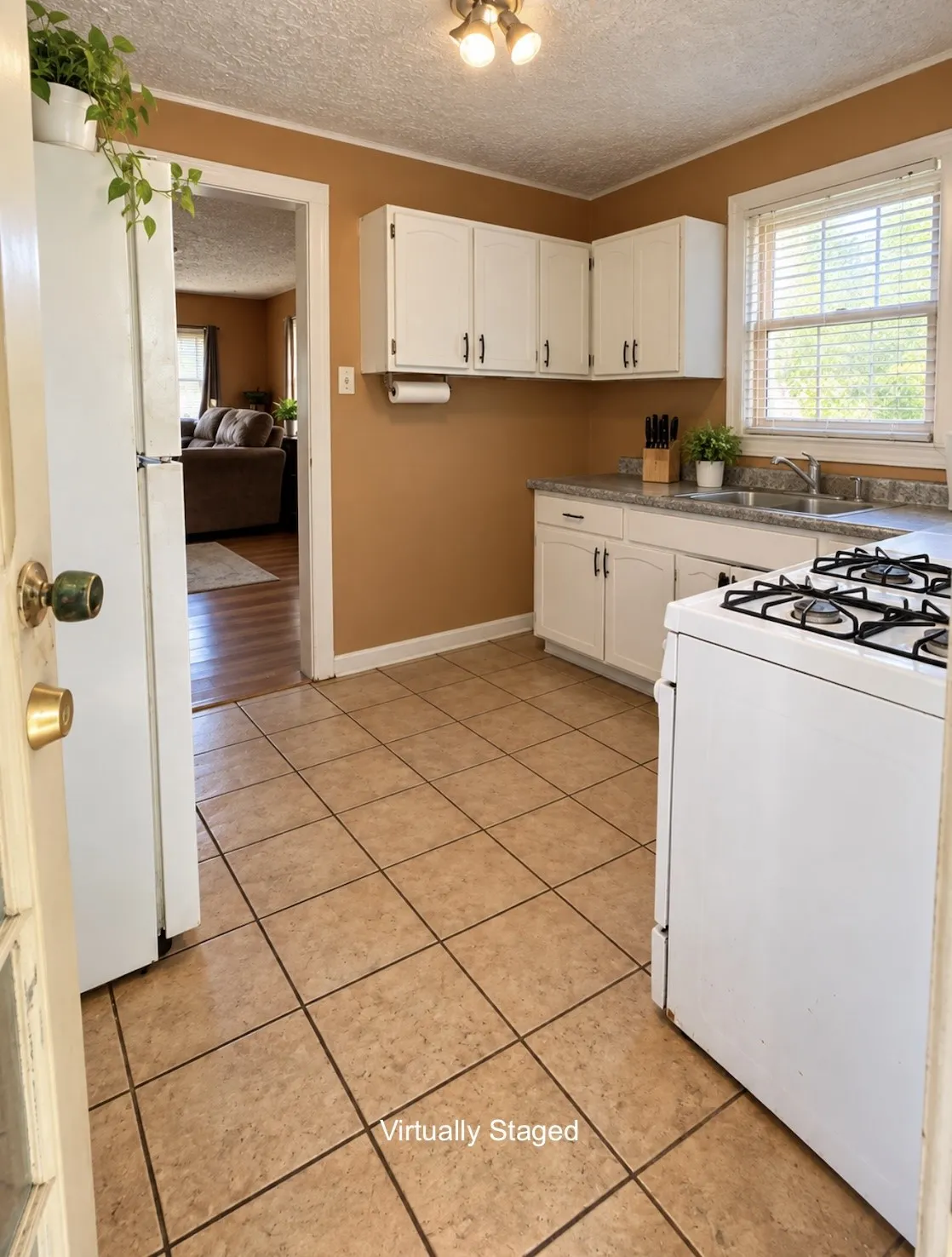 Single Family Residence For Sale in Harris County , 7217 Cowart Street, Houston, Texas 77020, 2 Bedroom, 1 Bathroom, 1 Garage spaces, 800 Sqft, built in 1940, mls#21403019, Real Estate Agent in Houston, Homes For Sale in Harris county, Homes For Sale in Houston, Realtor in Houston Texas, Real Estate Brokerage Independent Realty Texas, Luminita Cordes Realtor