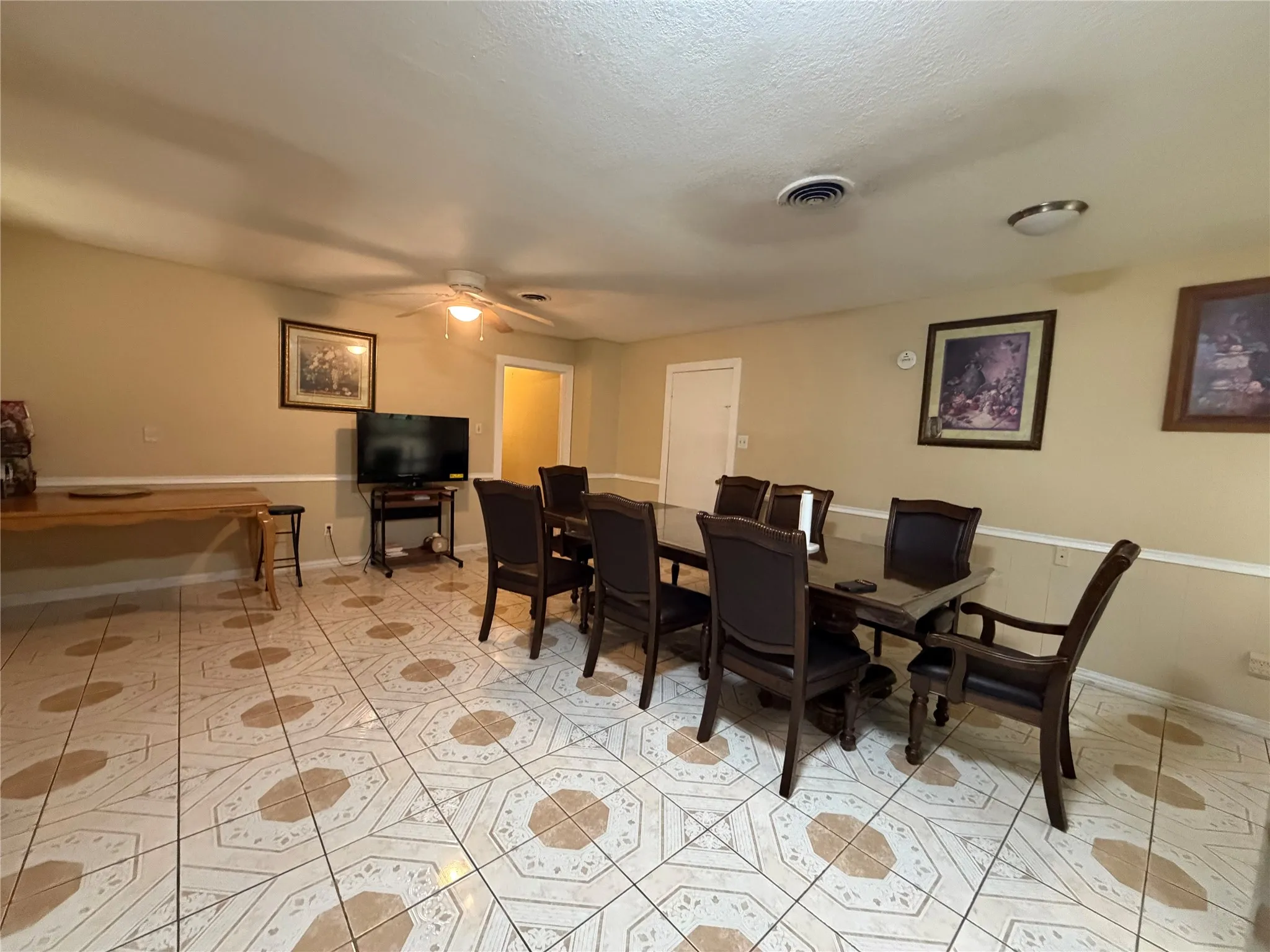 Single Family Residence For Sale in Dallas County , 8125 Shafter Drive, Dallas, Texas 75227, 3 Bedroom, 2 Bathroom, 2 Garage spaces, 1,306 Sqft, built in 1960, mls#21403064, Real Estate Agent in Dallas, Homes For Sale in Dallas county, Homes For Sale in Dallas, Realtor in Dallas Texas, Real Estate Brokerage Independent Realty Texas, Luminita Cordes Realtor