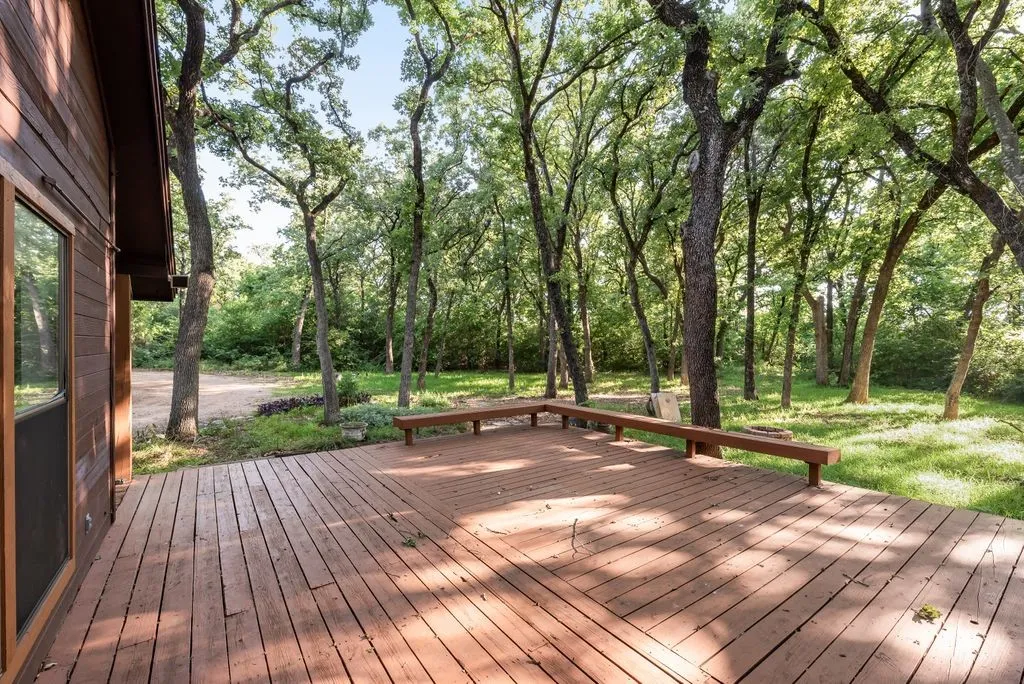 Single Family Residence For Rent in Tarrant County , 7425 US 287 Highway, Arlington, Texas 76001, 3 Bedroom, 3 Bathroom, 2 Garage spaces, 2,450 Sqft, built in 1976, mls#21403066, Real Estate Agent in Arlington, Homes For Rent in Tarrant county, Homes For Rent in Arlington, Realtor in Arlington Texas, Real Estate Brokerage Independent Realty Texas, Luminita Cordes Realtor