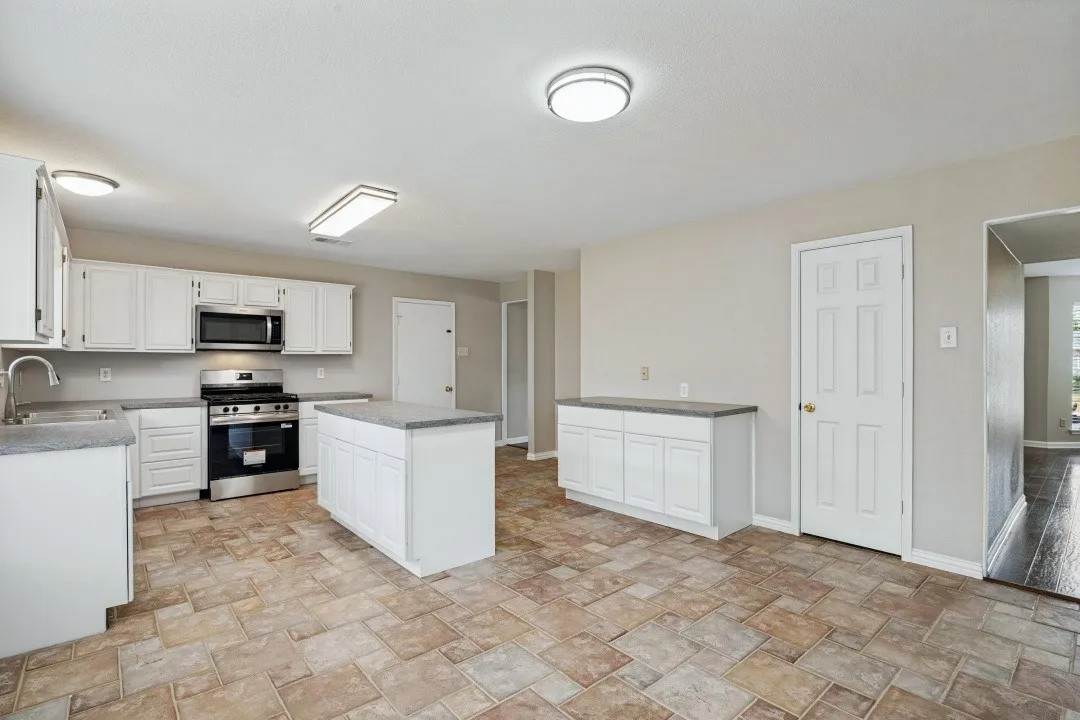 Single Family Residence For Sale in Collin County , 814 Foxwood Lane, Wylie, Texas 75098, 4 Bedroom, 3 Bathroom, 2 Garage spaces, 3,039 Sqft, built in 1995, mls#21401223, Real Estate Agent in Wylie, Homes For Sale in Collin county, Homes For Sale in Wylie, Realtor in Wylie Texas, Real Estate Brokerage Independent Realty Texas, Luminita Cordes Realtor
