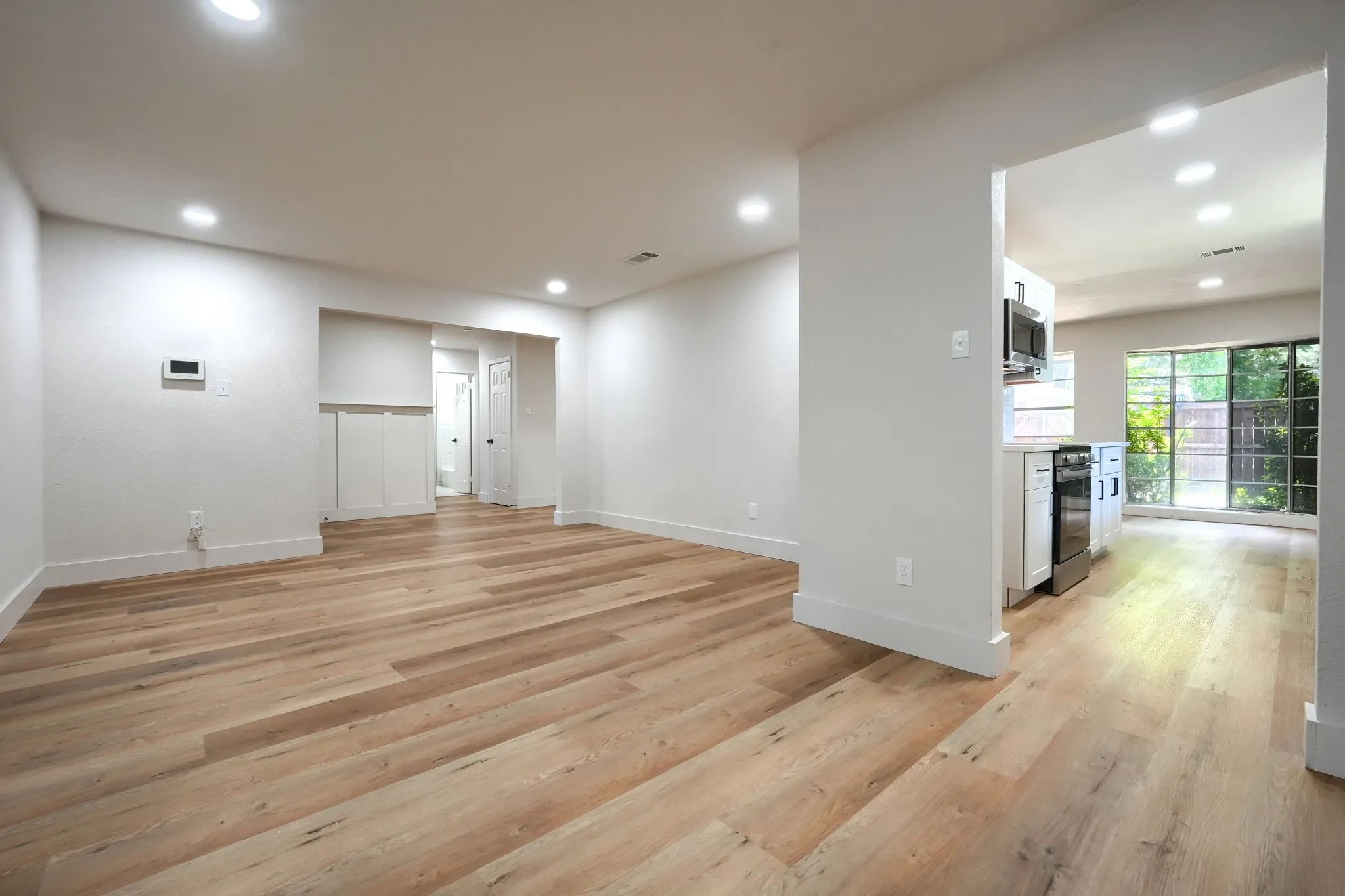 Single Family Residence For Rent in Tarrant County , 4049 Alicante Avenue, Fort Worth, Texas 76133, 3 Bedroom, 2 Bathroom, 3 Garage spaces, 2,059 Sqft, built in 1972, mls#21403061, Real Estate Agent in Fort Worth, Homes For Rent in Tarrant county, Homes For Rent in Fort Worth, Realtor in Fort Worth Texas, Real Estate Brokerage Independent Realty Texas, Luminita Cordes Realtor