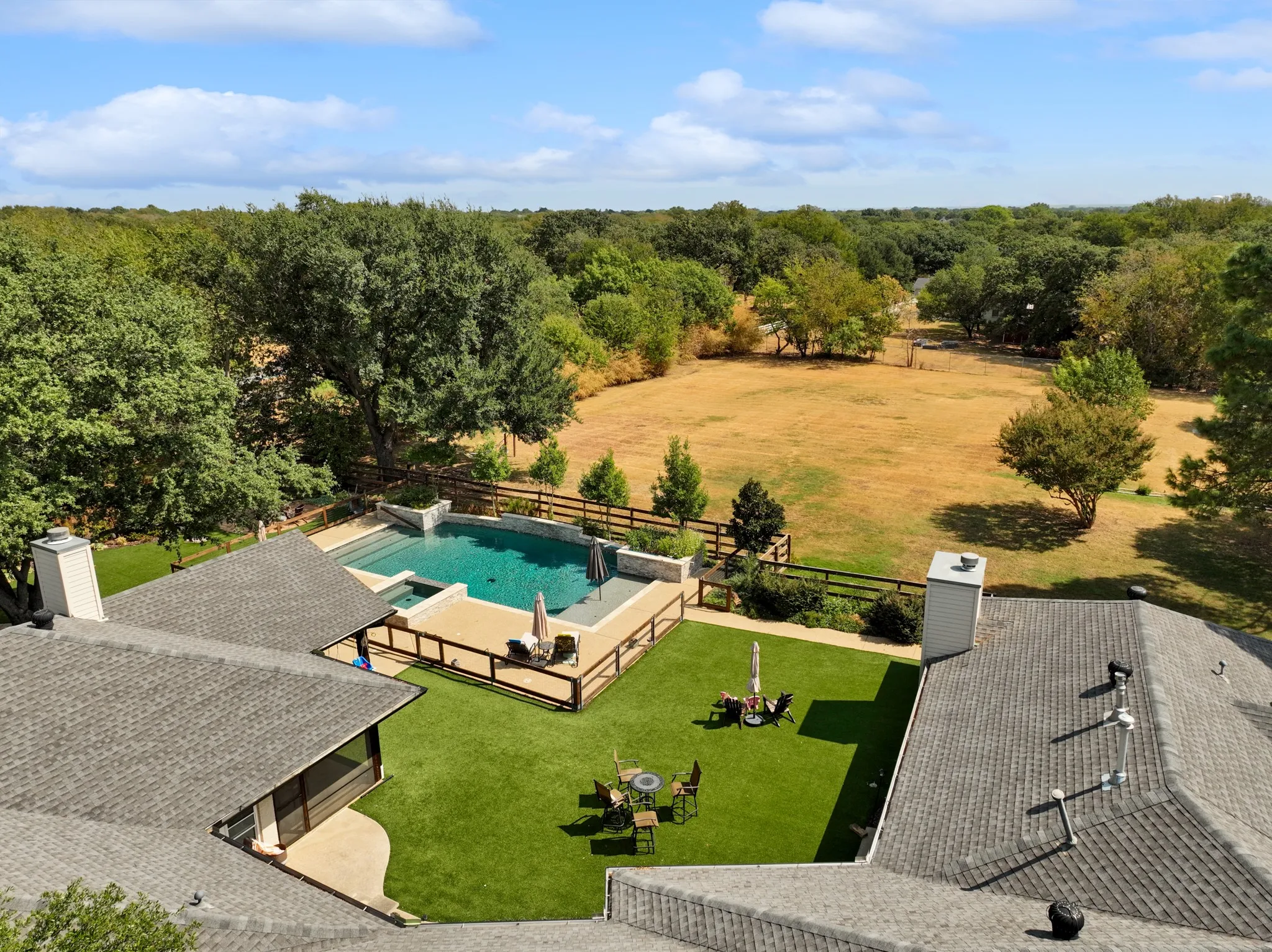Single Family Residence For Sale in Denton County , 113 Red Oak Lane, Flower Mound, Texas 75028, 5 Bedroom, 4 Bathroom, 2 Garage spaces, 4,517 Sqft, built in 1992, mls#21394088, Real Estate Agent in Flower Mound, Homes For Sale in Denton county, Homes For Sale in Flower Mound, Realtor in Flower Mound Texas, Real Estate Brokerage Independent Realty Texas, Luminita Cordes Realtor