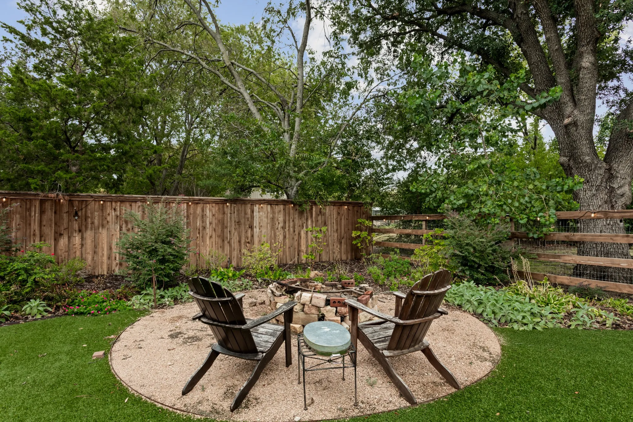Single Family Residence For Sale in Denton County , 113 Red Oak Lane, Flower Mound, Texas 75028, 5 Bedroom, 4 Bathroom, 2 Garage spaces, 4,517 Sqft, built in 1992, mls#21394088, Real Estate Agent in Flower Mound, Homes For Sale in Denton county, Homes For Sale in Flower Mound, Realtor in Flower Mound Texas, Real Estate Brokerage Independent Realty Texas, Luminita Cordes Realtor