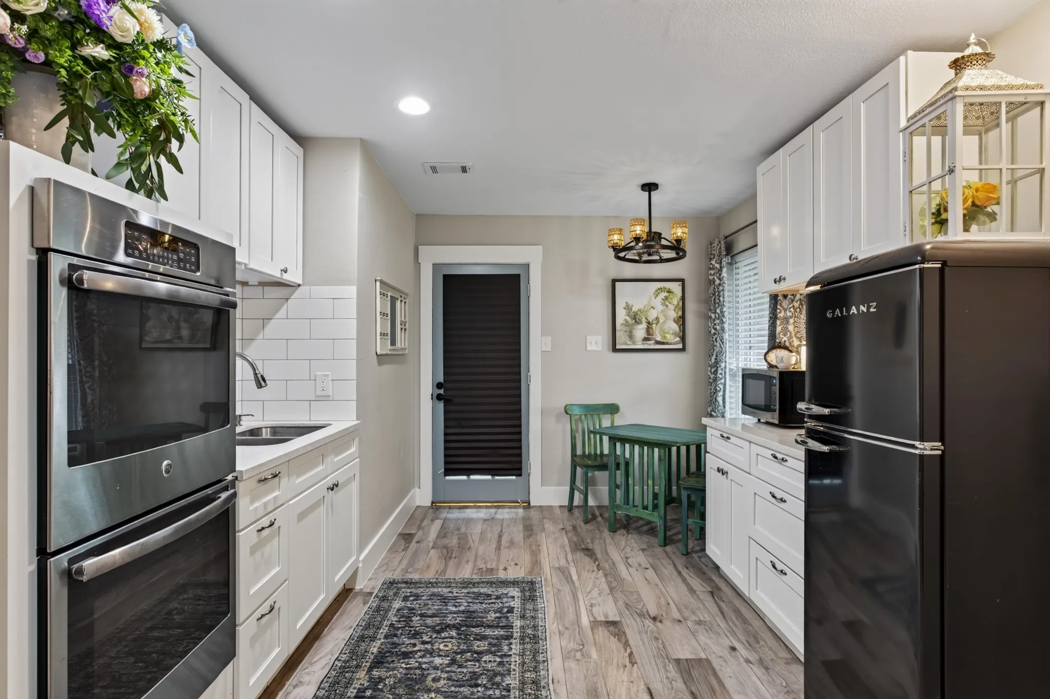 Single Family Residence For Sale in Denton County , 113 Red Oak Lane, Flower Mound, Texas 75028, 5 Bedroom, 4 Bathroom, 2 Garage spaces, 4,517 Sqft, built in 1992, mls#21394088, Real Estate Agent in Flower Mound, Homes For Sale in Denton county, Homes For Sale in Flower Mound, Realtor in Flower Mound Texas, Real Estate Brokerage Independent Realty Texas, Luminita Cordes Realtor