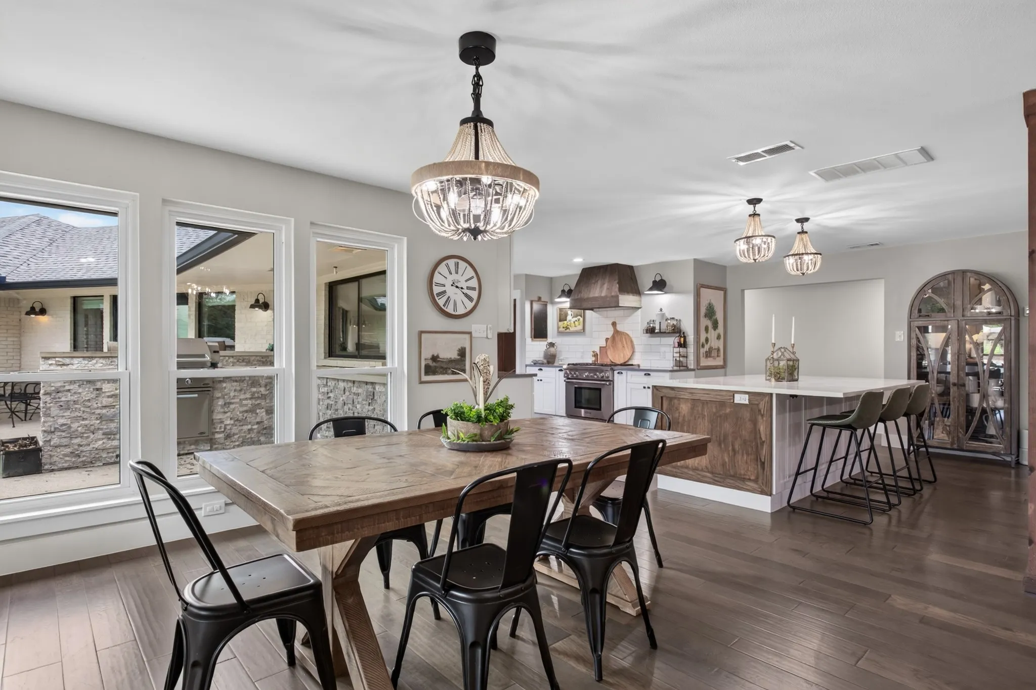 Single Family Residence For Sale in Denton County , 113 Red Oak Lane, Flower Mound, Texas 75028, 5 Bedroom, 4 Bathroom, 2 Garage spaces, 4,517 Sqft, built in 1992, mls#21394088, Real Estate Agent in Flower Mound, Homes For Sale in Denton county, Homes For Sale in Flower Mound, Realtor in Flower Mound Texas, Real Estate Brokerage Independent Realty Texas, Luminita Cordes Realtor