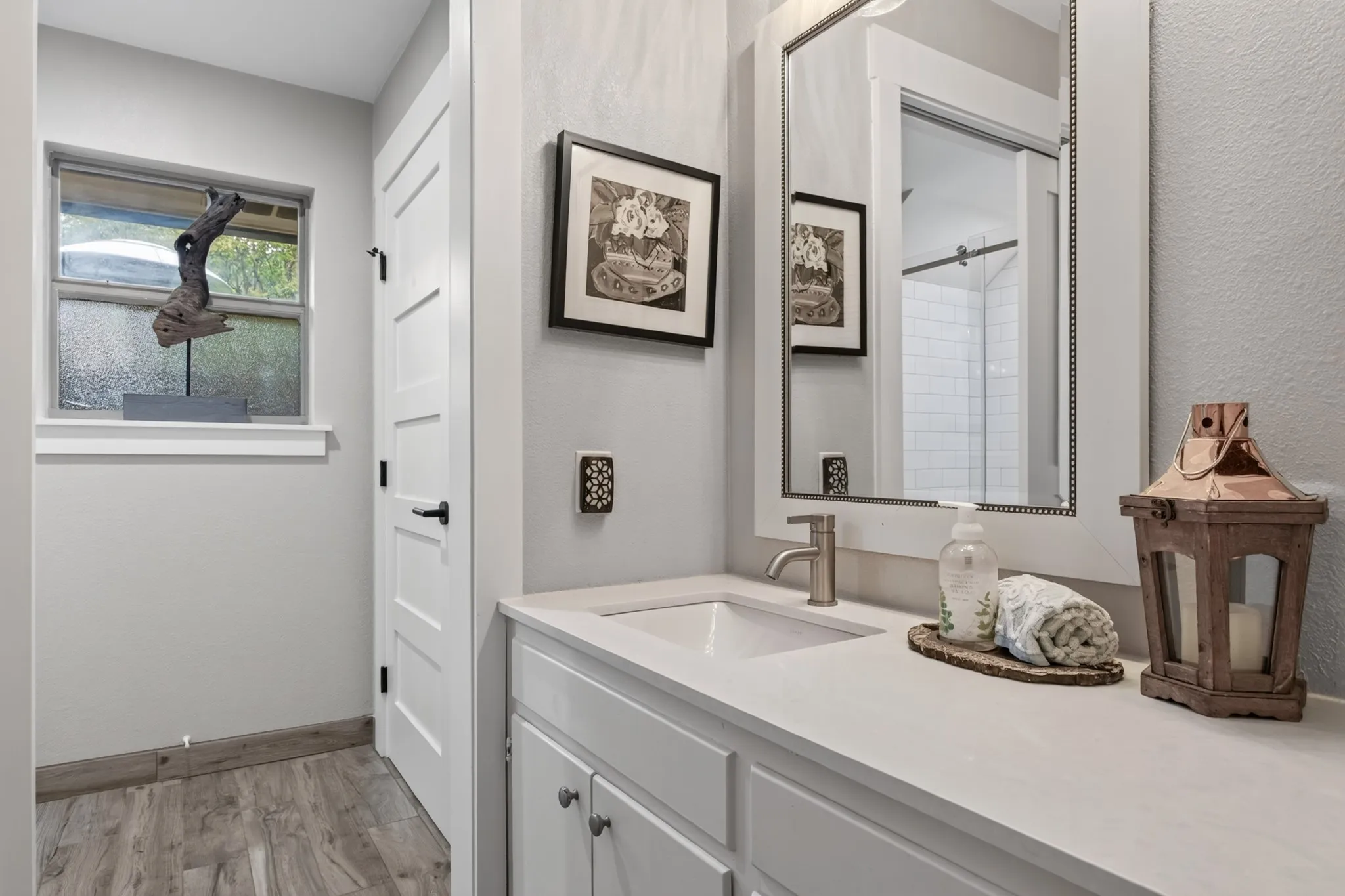 Single Family Residence For Sale in Denton County , 113 Red Oak Lane, Flower Mound, Texas 75028, 5 Bedroom, 4 Bathroom, 2 Garage spaces, 4,517 Sqft, built in 1992, mls#21394088, Real Estate Agent in Flower Mound, Homes For Sale in Denton county, Homes For Sale in Flower Mound, Realtor in Flower Mound Texas, Real Estate Brokerage Independent Realty Texas, Luminita Cordes Realtor
