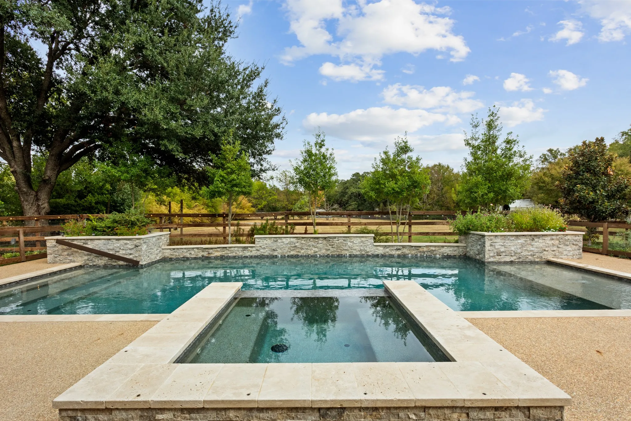 Single Family Residence For Sale in Denton County , 113 Red Oak Lane, Flower Mound, Texas 75028, 5 Bedroom, 4 Bathroom, 2 Garage spaces, 4,517 Sqft, built in 1992, mls#21394088, Real Estate Agent in Flower Mound, Homes For Sale in Denton county, Homes For Sale in Flower Mound, Realtor in Flower Mound Texas, Real Estate Brokerage Independent Realty Texas, Luminita Cordes Realtor