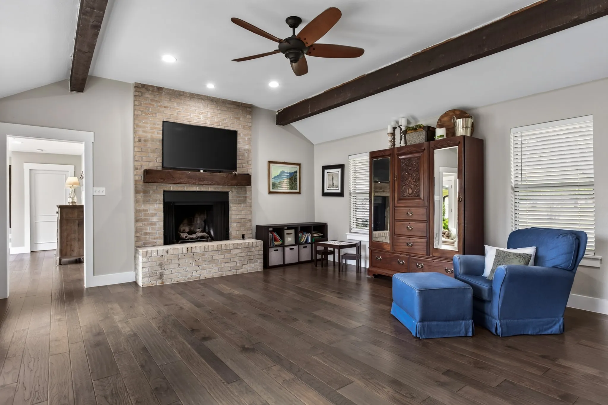 Single Family Residence For Sale in Denton County , 113 Red Oak Lane, Flower Mound, Texas 75028, 5 Bedroom, 4 Bathroom, 2 Garage spaces, 4,517 Sqft, built in 1992, mls#21394088, Real Estate Agent in Flower Mound, Homes For Sale in Denton county, Homes For Sale in Flower Mound, Realtor in Flower Mound Texas, Real Estate Brokerage Independent Realty Texas, Luminita Cordes Realtor