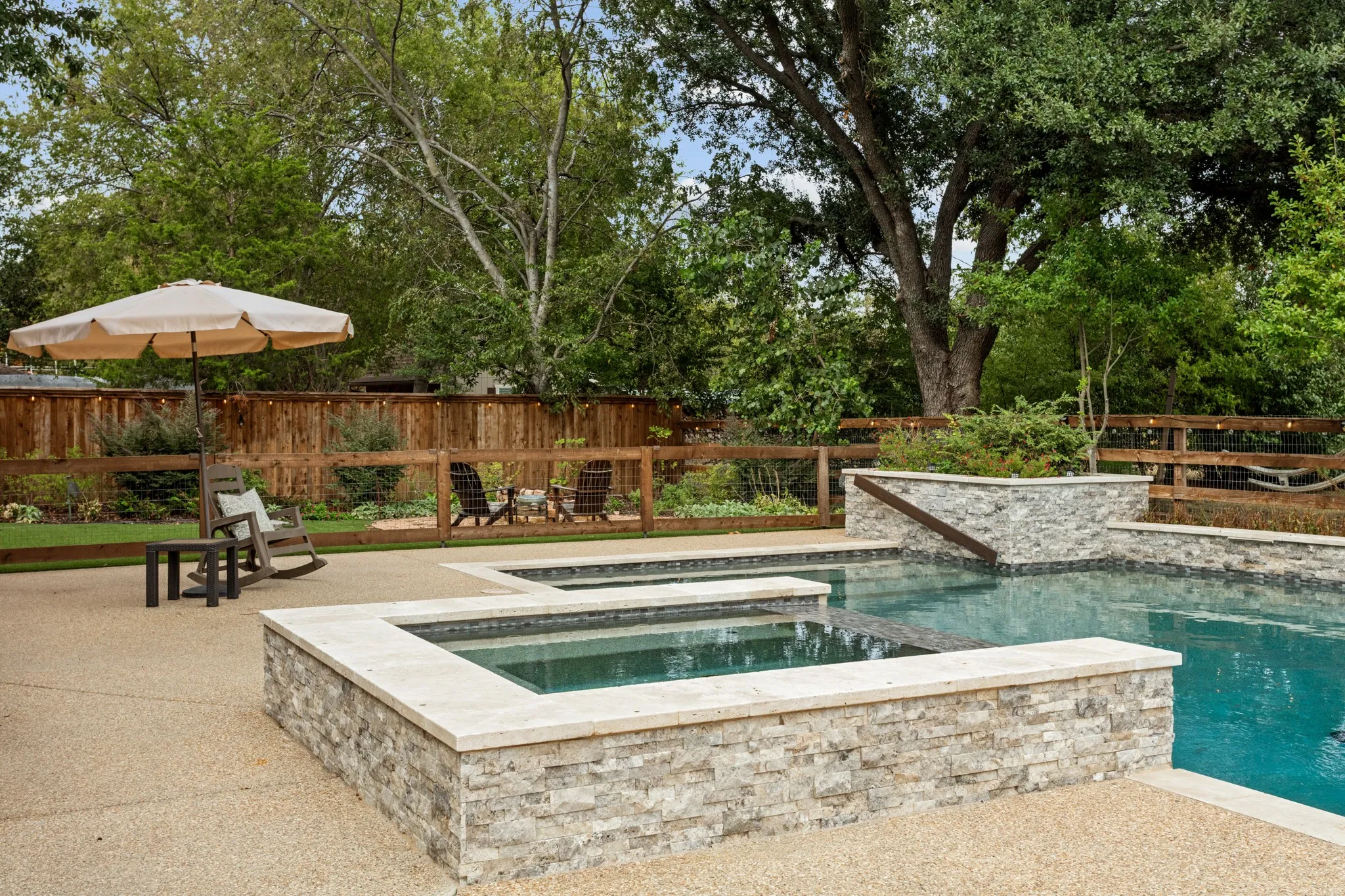Single Family Residence For Sale in Denton County , 113 Red Oak Lane, Flower Mound, Texas 75028, 5 Bedroom, 4 Bathroom, 2 Garage spaces, 4,517 Sqft, built in 1992, mls#21394088, Real Estate Agent in Flower Mound, Homes For Sale in Denton county, Homes For Sale in Flower Mound, Realtor in Flower Mound Texas, Real Estate Brokerage Independent Realty Texas, Luminita Cordes Realtor