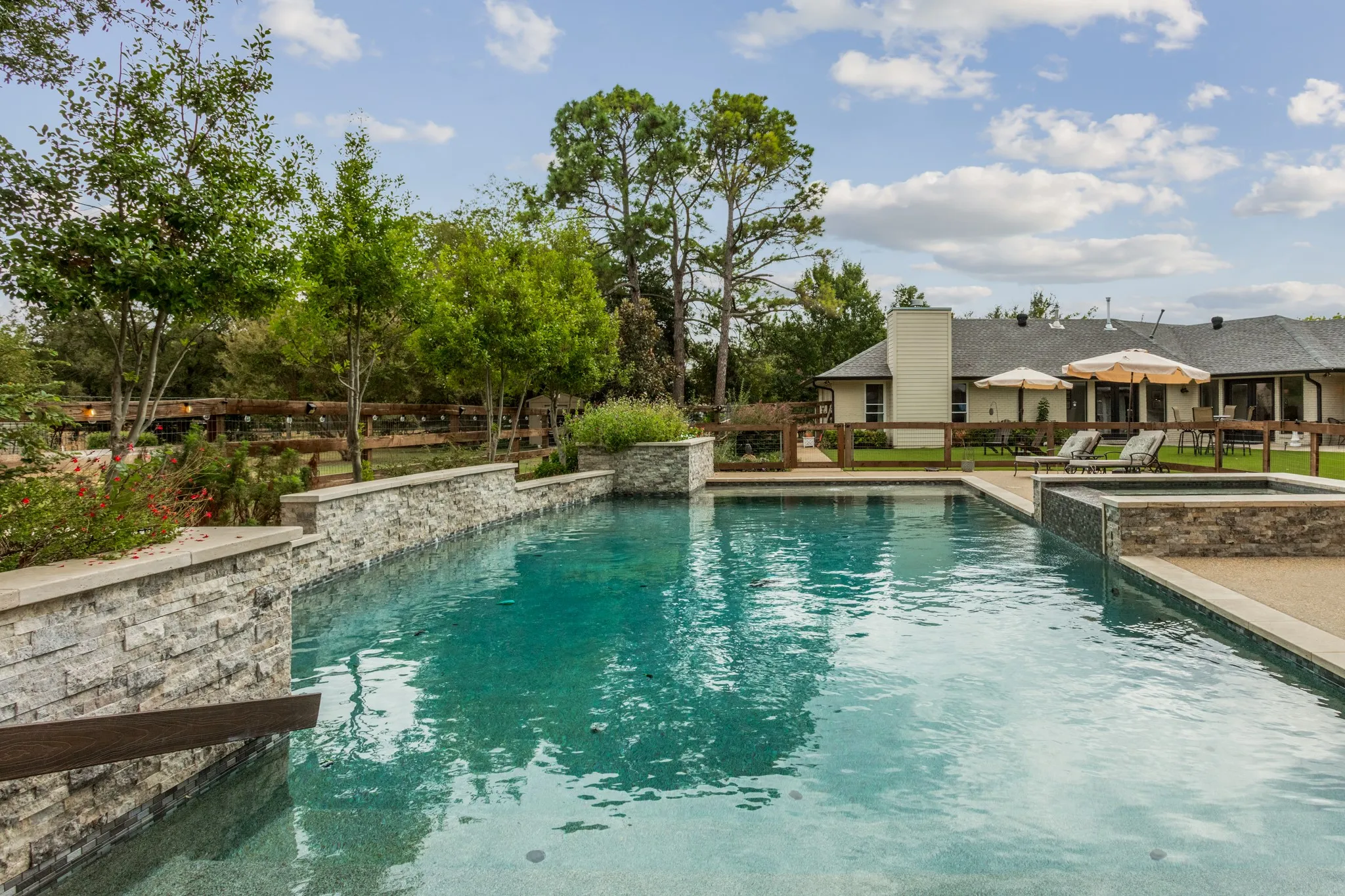 Single Family Residence For Sale in Denton County , 113 Red Oak Lane, Flower Mound, Texas 75028, 5 Bedroom, 4 Bathroom, 2 Garage spaces, 4,517 Sqft, built in 1992, mls#21394088, Real Estate Agent in Flower Mound, Homes For Sale in Denton county, Homes For Sale in Flower Mound, Realtor in Flower Mound Texas, Real Estate Brokerage Independent Realty Texas, Luminita Cordes Realtor