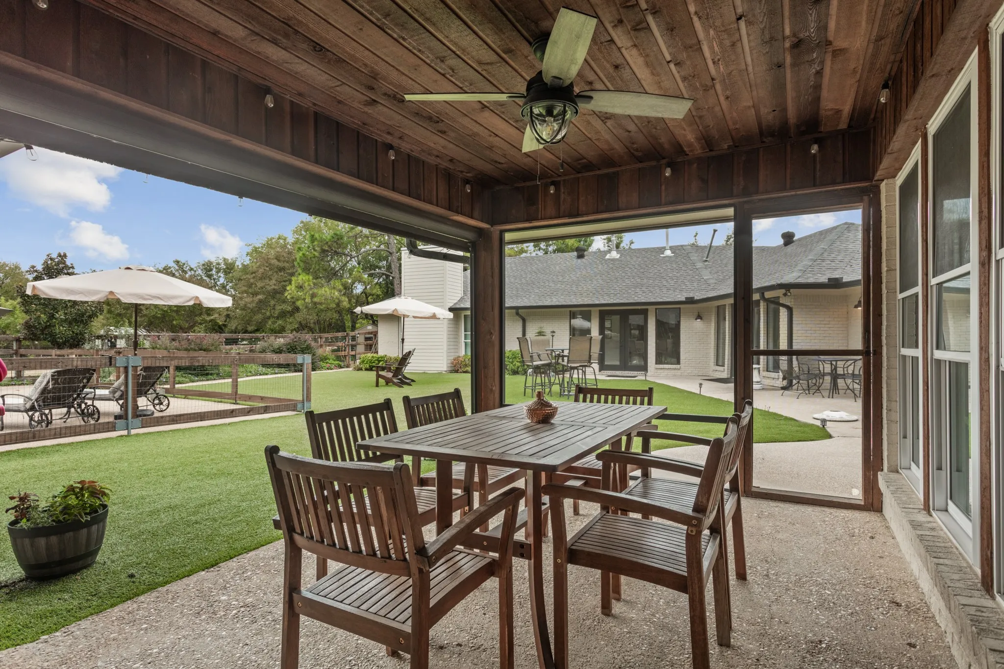 Single Family Residence For Sale in Denton County , 113 Red Oak Lane, Flower Mound, Texas 75028, 5 Bedroom, 4 Bathroom, 2 Garage spaces, 4,517 Sqft, built in 1992, mls#21394088, Real Estate Agent in Flower Mound, Homes For Sale in Denton county, Homes For Sale in Flower Mound, Realtor in Flower Mound Texas, Real Estate Brokerage Independent Realty Texas, Luminita Cordes Realtor