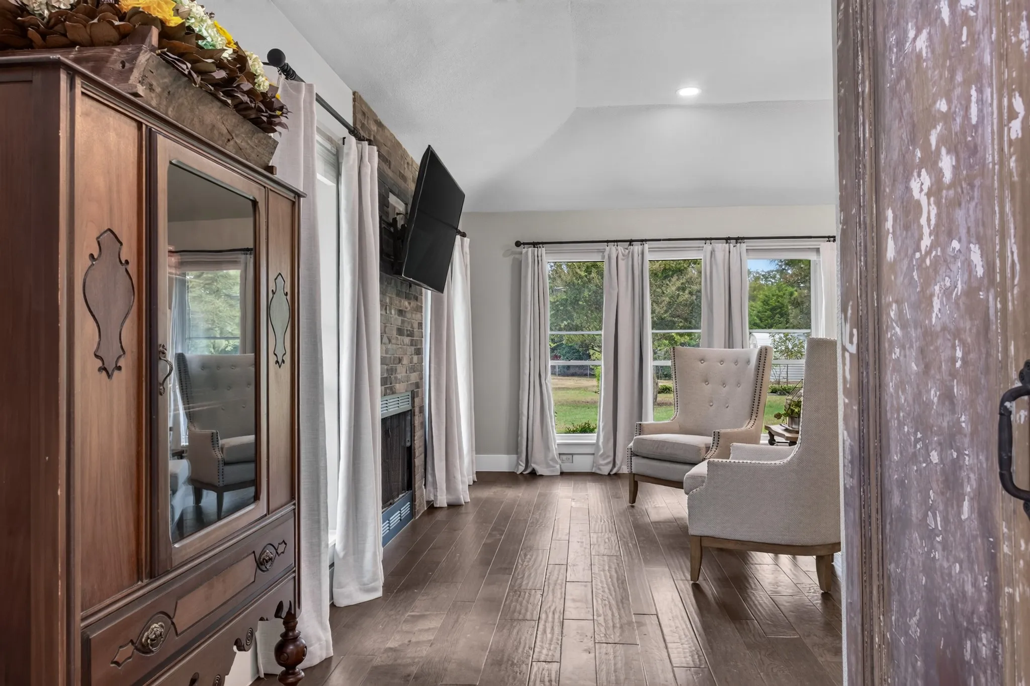 Single Family Residence For Sale in Denton County , 113 Red Oak Lane, Flower Mound, Texas 75028, 5 Bedroom, 4 Bathroom, 2 Garage spaces, 4,517 Sqft, built in 1992, mls#21394088, Real Estate Agent in Flower Mound, Homes For Sale in Denton county, Homes For Sale in Flower Mound, Realtor in Flower Mound Texas, Real Estate Brokerage Independent Realty Texas, Luminita Cordes Realtor