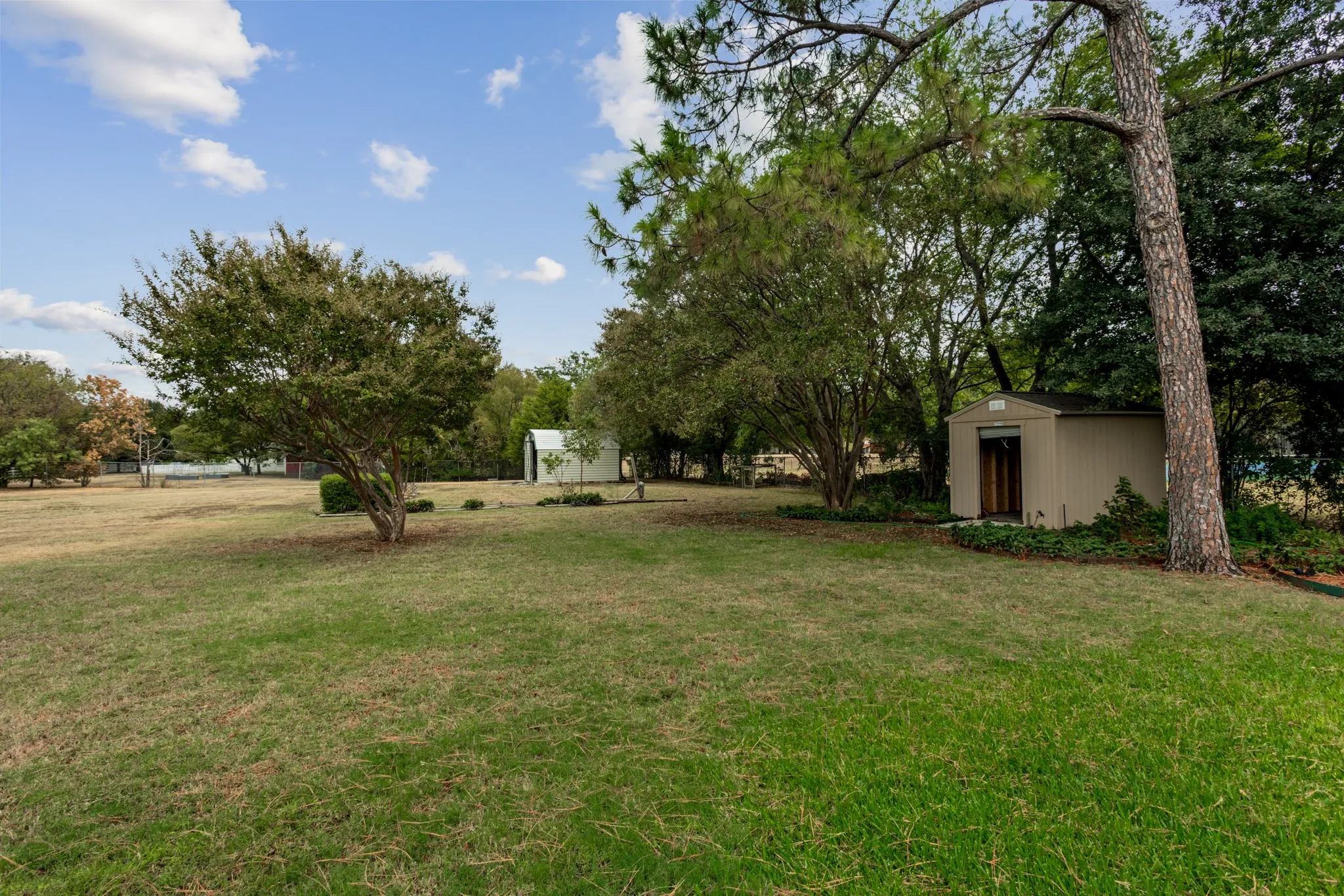 Single Family Residence For Sale in Denton County , 113 Red Oak Lane, Flower Mound, Texas 75028, 5 Bedroom, 4 Bathroom, 2 Garage spaces, 4,517 Sqft, built in 1992, mls#21394088, Real Estate Agent in Flower Mound, Homes For Sale in Denton county, Homes For Sale in Flower Mound, Realtor in Flower Mound Texas, Real Estate Brokerage Independent Realty Texas, Luminita Cordes Realtor