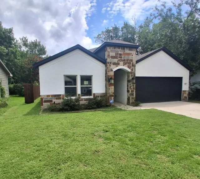 Single Family Residence For Sale in Hunt County , 905 Edgar Street, Greenville, Texas 75401, 4 Bedroom, 2 Bathroom, 2 Garage spaces, 1,828 Sqft, built in 2023, mls#21398467, Real Estate Agent in Greenville, Homes For Sale in Hunt county, Homes For Sale in Greenville, Realtor in Greenville Texas, Real Estate Brokerage Independent Realty Texas, Luminita Cordes Realtor