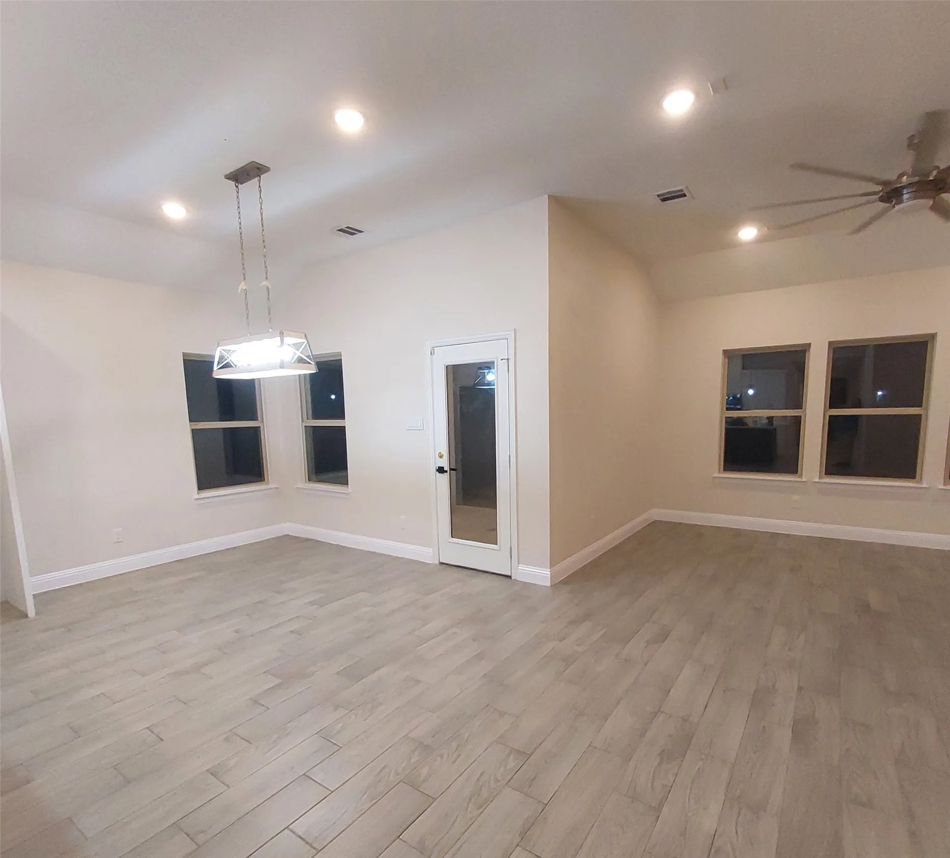 Single Family Residence For Sale in Hunt County , 905 Edgar Street, Greenville, Texas 75401, 4 Bedroom, 2 Bathroom, 2 Garage spaces, 1,828 Sqft, built in 2023, mls#21398467, Real Estate Agent in Greenville, Homes For Sale in Hunt county, Homes For Sale in Greenville, Realtor in Greenville Texas, Real Estate Brokerage Independent Realty Texas, Luminita Cordes Realtor