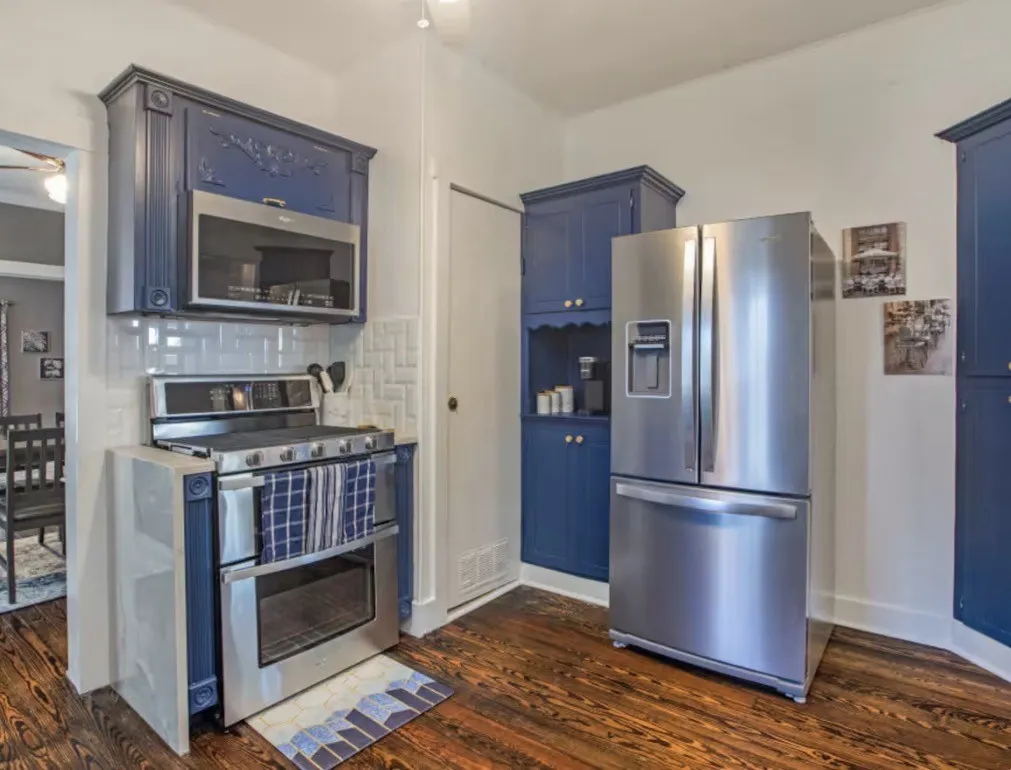 Single Family Residence For Sale in Collin County , 7175 Oak Street, Frisco, Texas 75033, 2 Bedroom, 2 Bathroom, 1 Garage spaces, 1,212 Sqft, built in 1955, mls#21403070, Real Estate Agent in Frisco, Homes For Sale in Collin county, Homes For Sale in Frisco, Realtor in Frisco Texas, Real Estate Brokerage Independent Realty Texas, Luminita Cordes Realtor