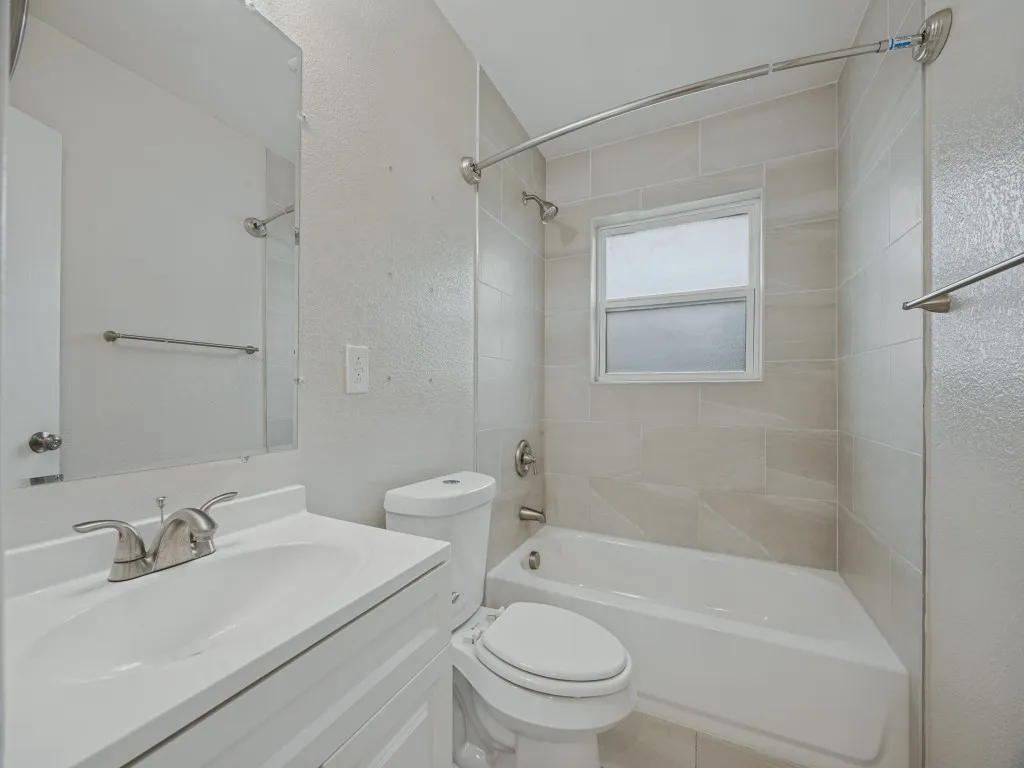 Duplex For Sale in Grayson County , 1706 S Travis Avenue, Denison, Texas 75021, 4 Bedroom, 2 Bathroom, 2 Garage spaces, 0 Sqft, built in 1967, mls#21400231, Real Estate Agent in Denison, Homes For Sale in Grayson county, Homes For Sale in Denison, Realtor in Denison Texas, Real Estate Brokerage Independent Realty Texas, Luminita Cordes Realtor