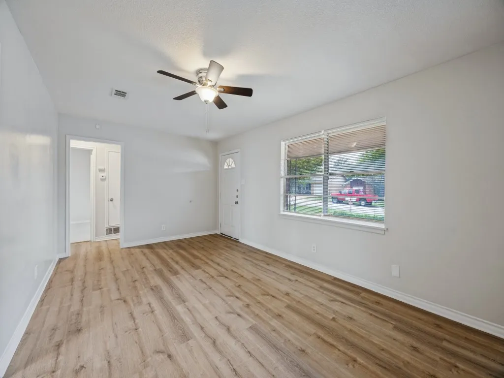 Duplex For Sale in Grayson County , 1706 S Travis Avenue, Denison, Texas 75021, 4 Bedroom, 2 Bathroom, 2 Garage spaces, 0 Sqft, built in 1967, mls#21400231, Real Estate Agent in Denison, Homes For Sale in Grayson county, Homes For Sale in Denison, Realtor in Denison Texas, Real Estate Brokerage Independent Realty Texas, Luminita Cordes Realtor
