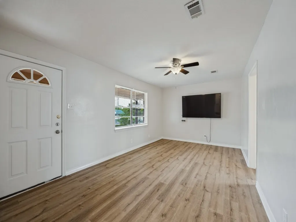 Duplex For Sale in Grayson County , 1706 S Travis Avenue, Denison, Texas 75021, 4 Bedroom, 2 Bathroom, 2 Garage spaces, 0 Sqft, built in 1967, mls#21400231, Real Estate Agent in Denison, Homes For Sale in Grayson county, Homes For Sale in Denison, Realtor in Denison Texas, Real Estate Brokerage Independent Realty Texas, Luminita Cordes Realtor
