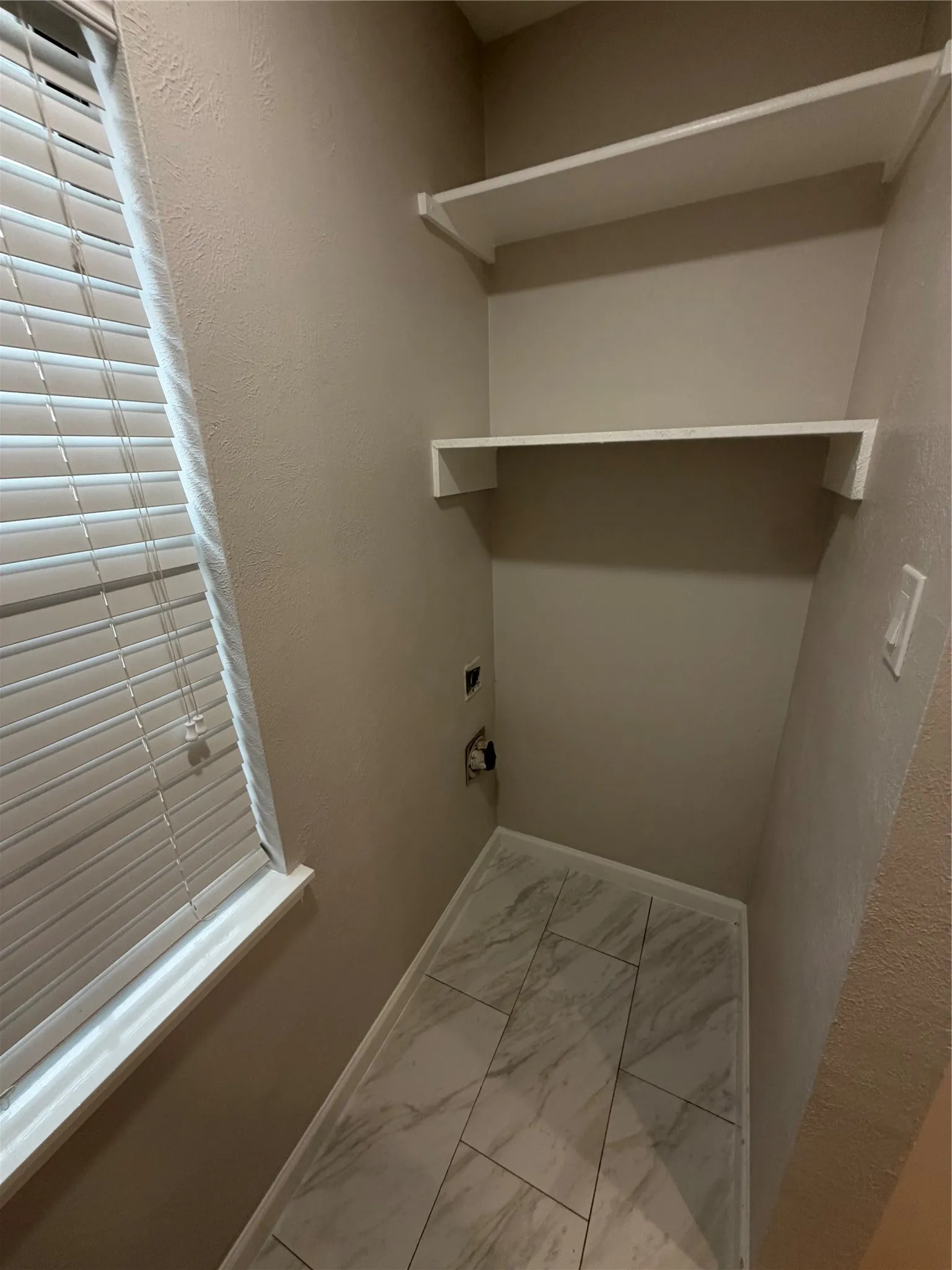 Single Family Residence For Rent in Collin County , 3104 Boxwood Lane, Plano, Texas 75074, 3 Bedroom, 2 Bathroom, 1 Garage spaces, 1,160 Sqft, built in 1985, mls#21402929, Real Estate Agent in Plano, Homes For Rent in Collin county, Homes For Rent in Plano, Realtor in Plano Texas, Real Estate Brokerage Independent Realty Texas, Luminita Cordes Realtor