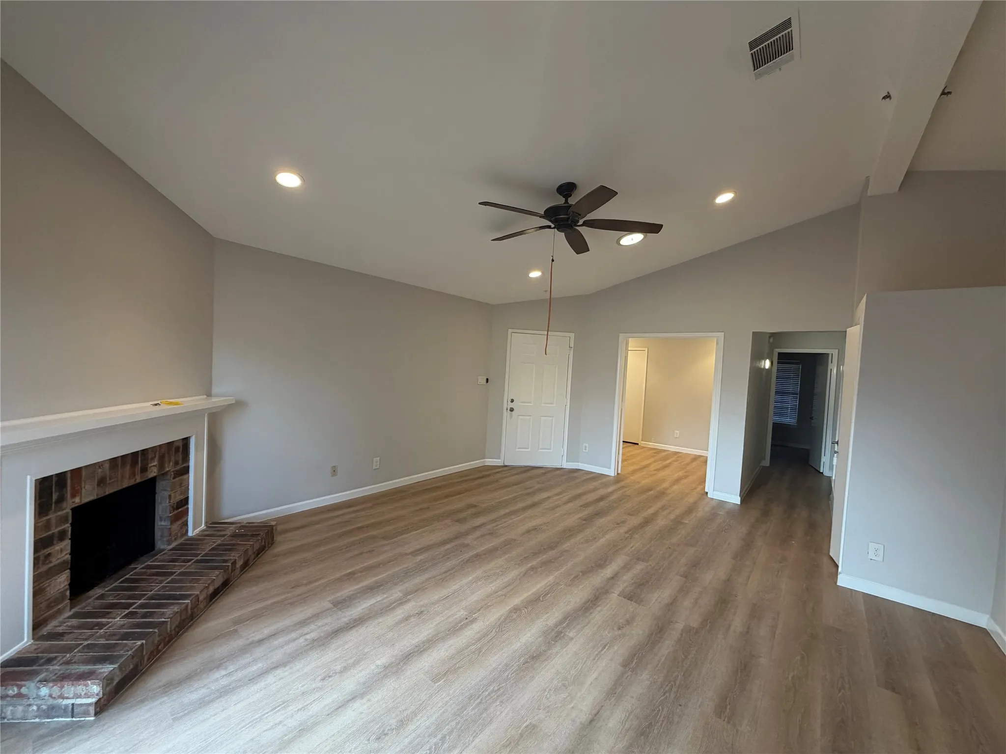 Single Family Residence For Rent in Collin County , 3104 Boxwood Lane, Plano, Texas 75074, 3 Bedroom, 2 Bathroom, 1 Garage spaces, 1,160 Sqft, built in 1985, mls#21402929, Real Estate Agent in Plano, Homes For Rent in Collin county, Homes For Rent in Plano, Realtor in Plano Texas, Real Estate Brokerage Independent Realty Texas, Luminita Cordes Realtor