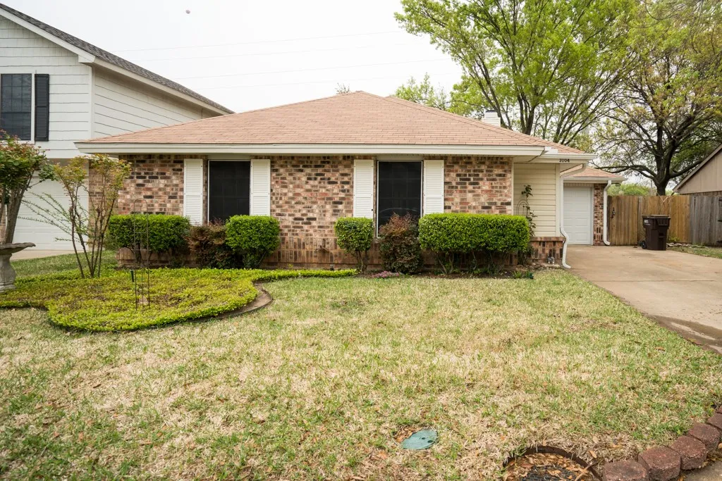 Single Family Residence For Rent in Collin County , 3104 Boxwood Lane, Plano, Texas 75074, 3 Bedroom, 2 Bathroom, 1 Garage spaces, 1,160 Sqft, built in 1985, mls#21402929, Real Estate Agent in Plano, Homes For Rent in Collin county, Homes For Rent in Plano, Realtor in Plano Texas, Real Estate Brokerage Independent Realty Texas, Luminita Cordes Realtor