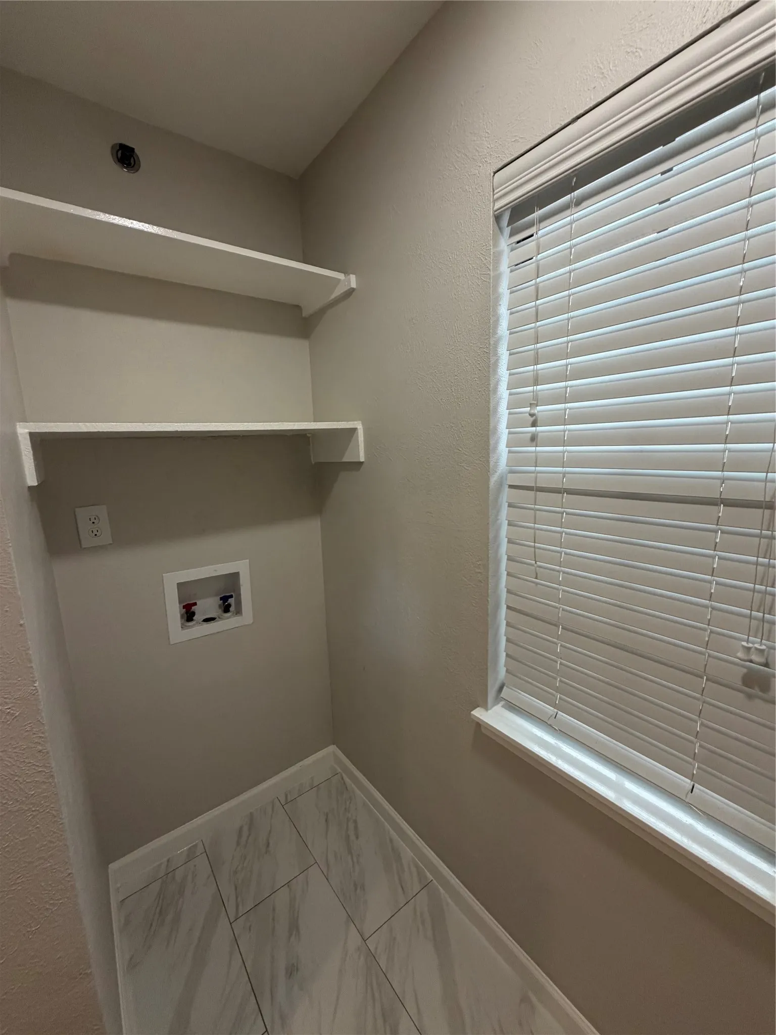 Single Family Residence For Rent in Collin County , 3104 Boxwood Lane, Plano, Texas 75074, 3 Bedroom, 2 Bathroom, 1 Garage spaces, 1,160 Sqft, built in 1985, mls#21402929, Real Estate Agent in Plano, Homes For Rent in Collin county, Homes For Rent in Plano, Realtor in Plano Texas, Real Estate Brokerage Independent Realty Texas, Luminita Cordes Realtor
