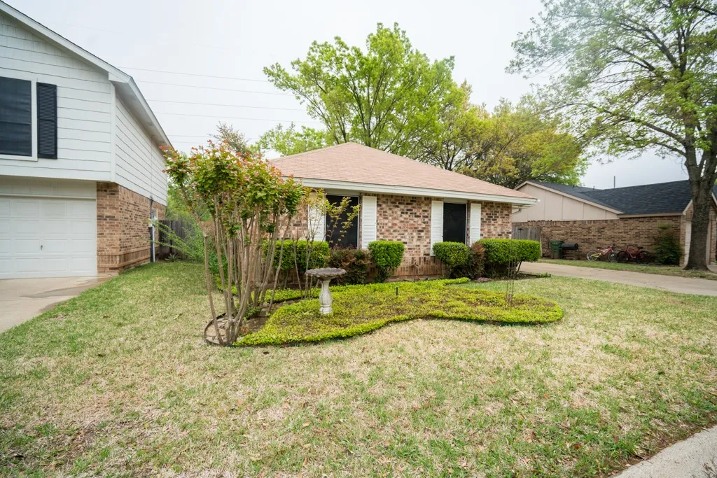 Single Family Residence For Rent in Collin County , 3104 Boxwood Lane, Plano, Texas 75074, 3 Bedroom, 2 Bathroom, 1 Garage spaces, 1,160 Sqft, built in 1985, mls#21402929, Real Estate Agent in Plano, Homes For Rent in Collin county, Homes For Rent in Plano, Realtor in Plano Texas, Real Estate Brokerage Independent Realty Texas, Luminita Cordes Realtor