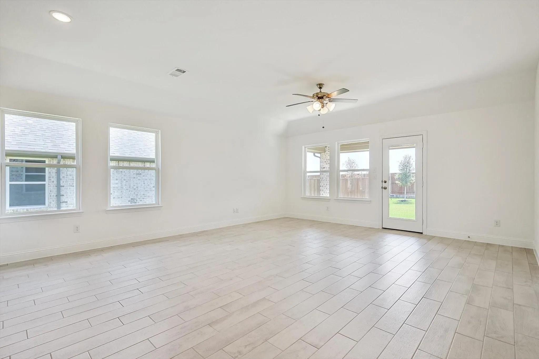 Single Family Residence For Rent in Collin County , 1308 Lavinola Lane, Anna, Texas 75409, 3 Bedroom, 2 Bathroom, 2 Garage spaces, 1,799 Sqft, built in 2024, mls#21403074, Real Estate Agent in Anna, Homes For Rent in Collin county, Homes For Rent in Anna, Realtor in Anna Texas, Real Estate Brokerage Independent Realty Texas, Luminita Cordes Realtor