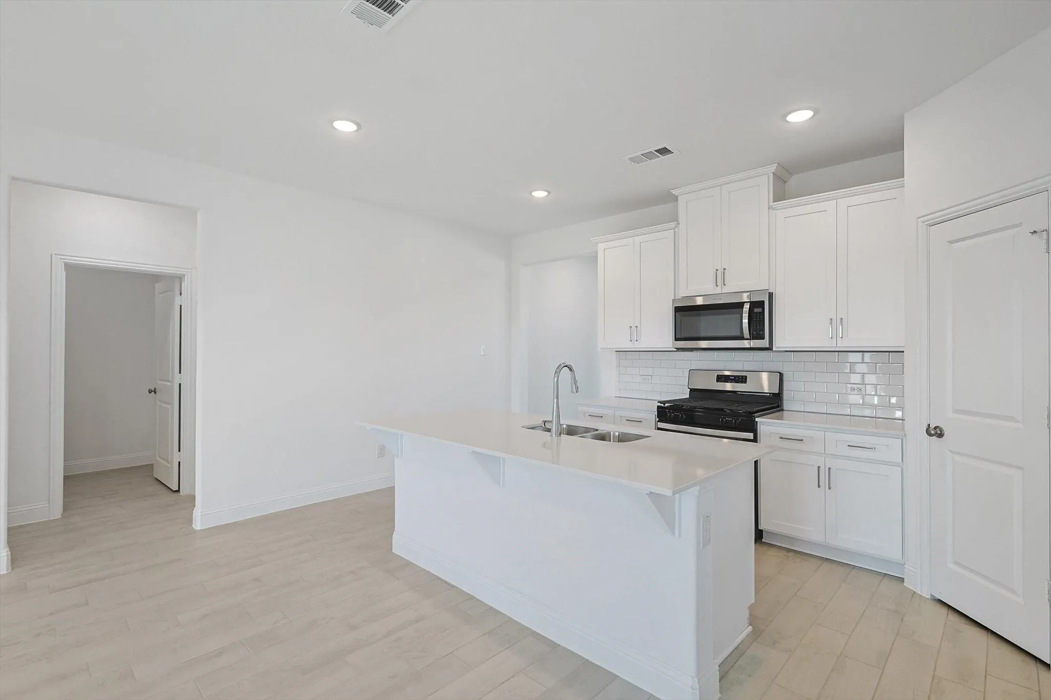 Single Family Residence For Rent in Collin County , 1308 Lavinola Lane, Anna, Texas 75409, 3 Bedroom, 2 Bathroom, 2 Garage spaces, 1,799 Sqft, built in 2024, mls#21403074, Real Estate Agent in Anna, Homes For Rent in Collin county, Homes For Rent in Anna, Realtor in Anna Texas, Real Estate Brokerage Independent Realty Texas, Luminita Cordes Realtor