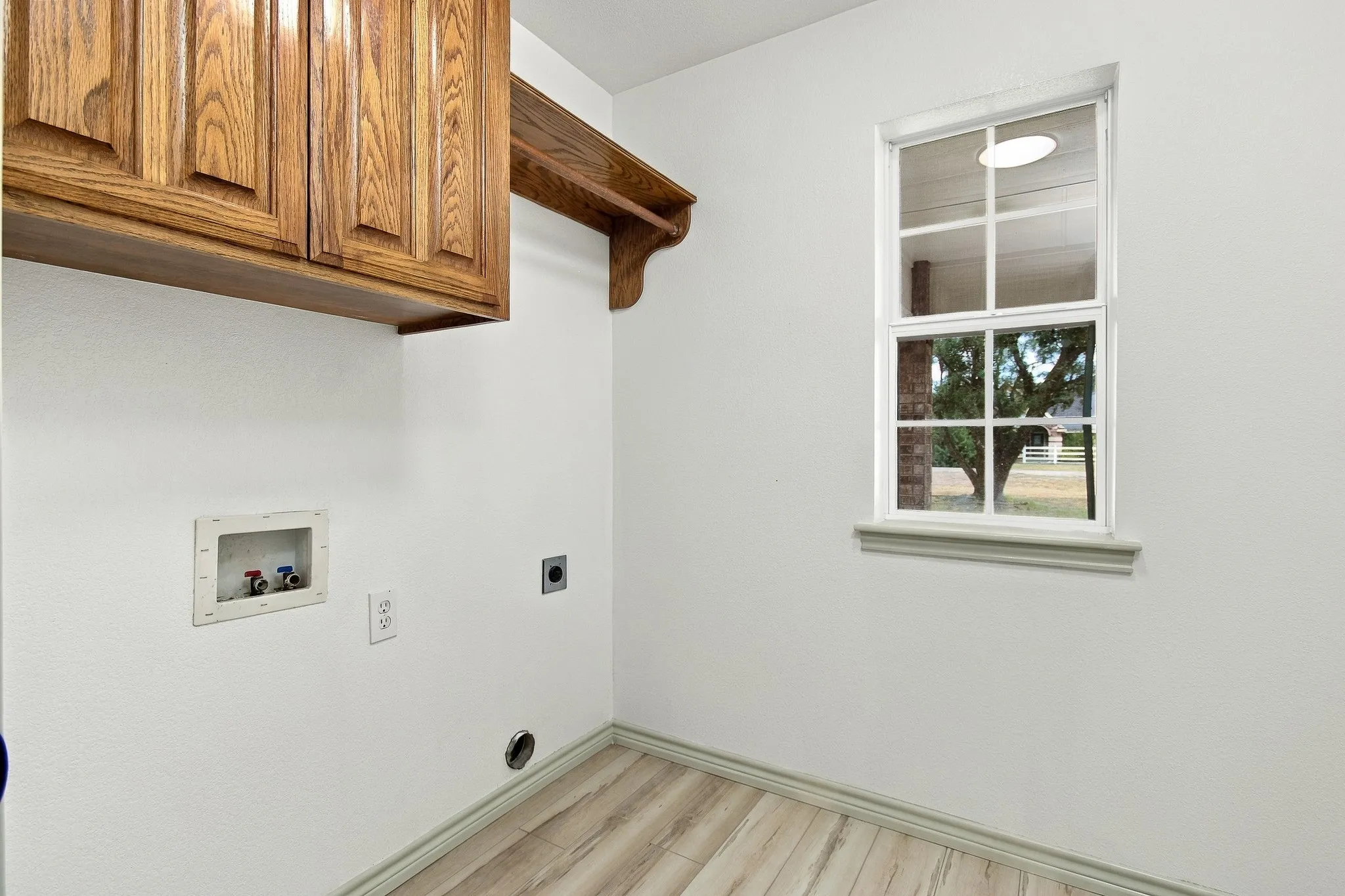 Single Family Residence For Sale in Taylor County , 158 Quaker Road, Abilene, Texas 79602, 3 Bedroom, 2 Bathroom, 2 Garage spaces, 1,863 Sqft, built in 2002, mls#21403072, Real Estate Agent in Abilene, Homes For Sale in Taylor county, Homes For Sale in Abilene, Realtor in Abilene Texas, Real Estate Brokerage Independent Realty Texas, Luminita Cordes Realtor