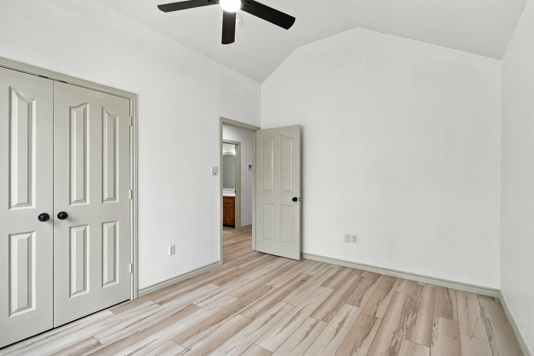 Single Family Residence For Sale in Taylor County , 158 Quaker Road, Abilene, Texas 79602, 3 Bedroom, 2 Bathroom, 2 Garage spaces, 1,863 Sqft, built in 2002, mls#21403072, Real Estate Agent in Abilene, Homes For Sale in Taylor county, Homes For Sale in Abilene, Realtor in Abilene Texas, Real Estate Brokerage Independent Realty Texas, Luminita Cordes Realtor