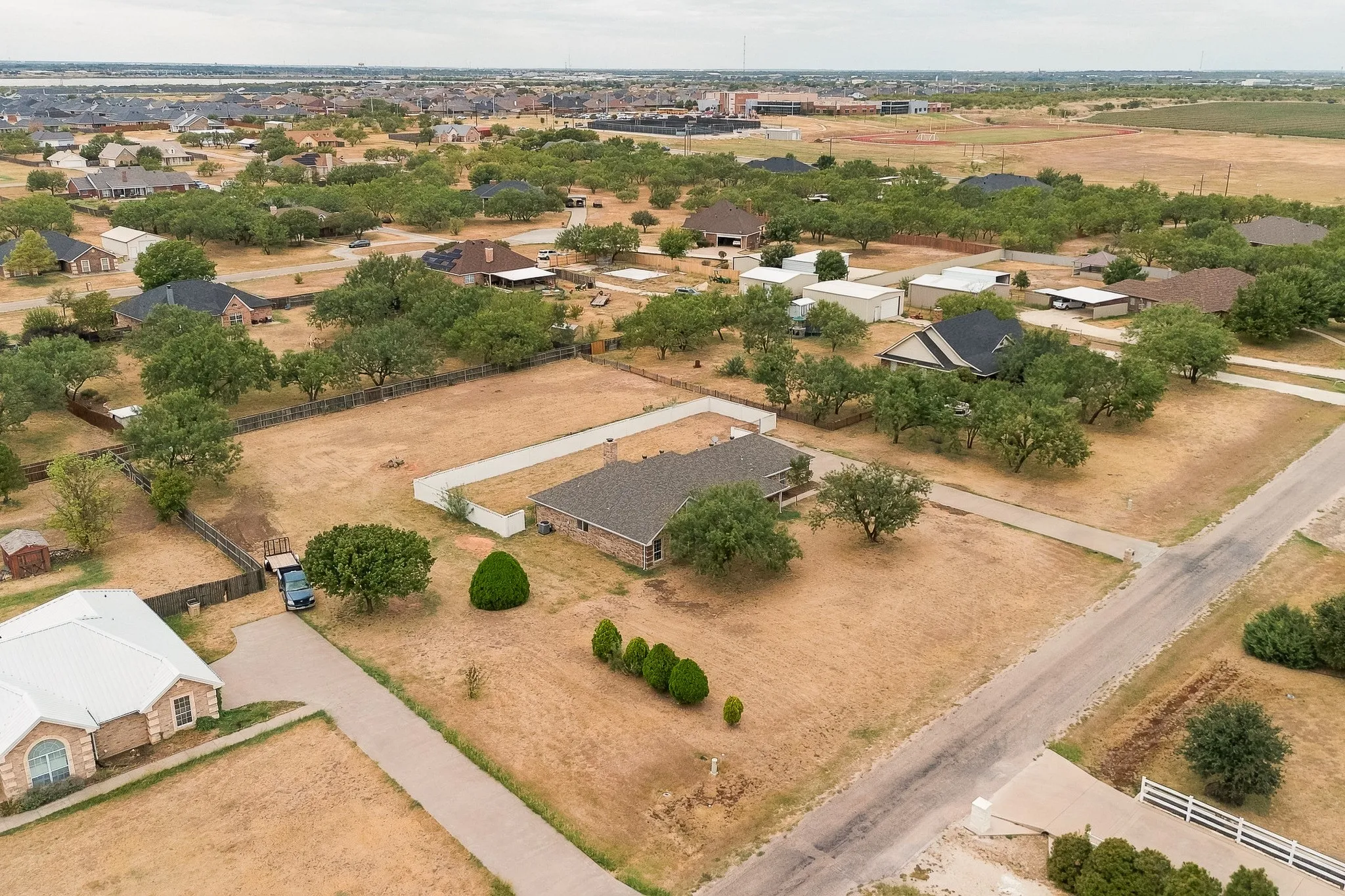 Single Family Residence For Sale in Taylor County , 158 Quaker Road, Abilene, Texas 79602, 3 Bedroom, 2 Bathroom, 2 Garage spaces, 1,863 Sqft, built in 2002, mls#21403072, Real Estate Agent in Abilene, Homes For Sale in Taylor county, Homes For Sale in Abilene, Realtor in Abilene Texas, Real Estate Brokerage Independent Realty Texas, Luminita Cordes Realtor