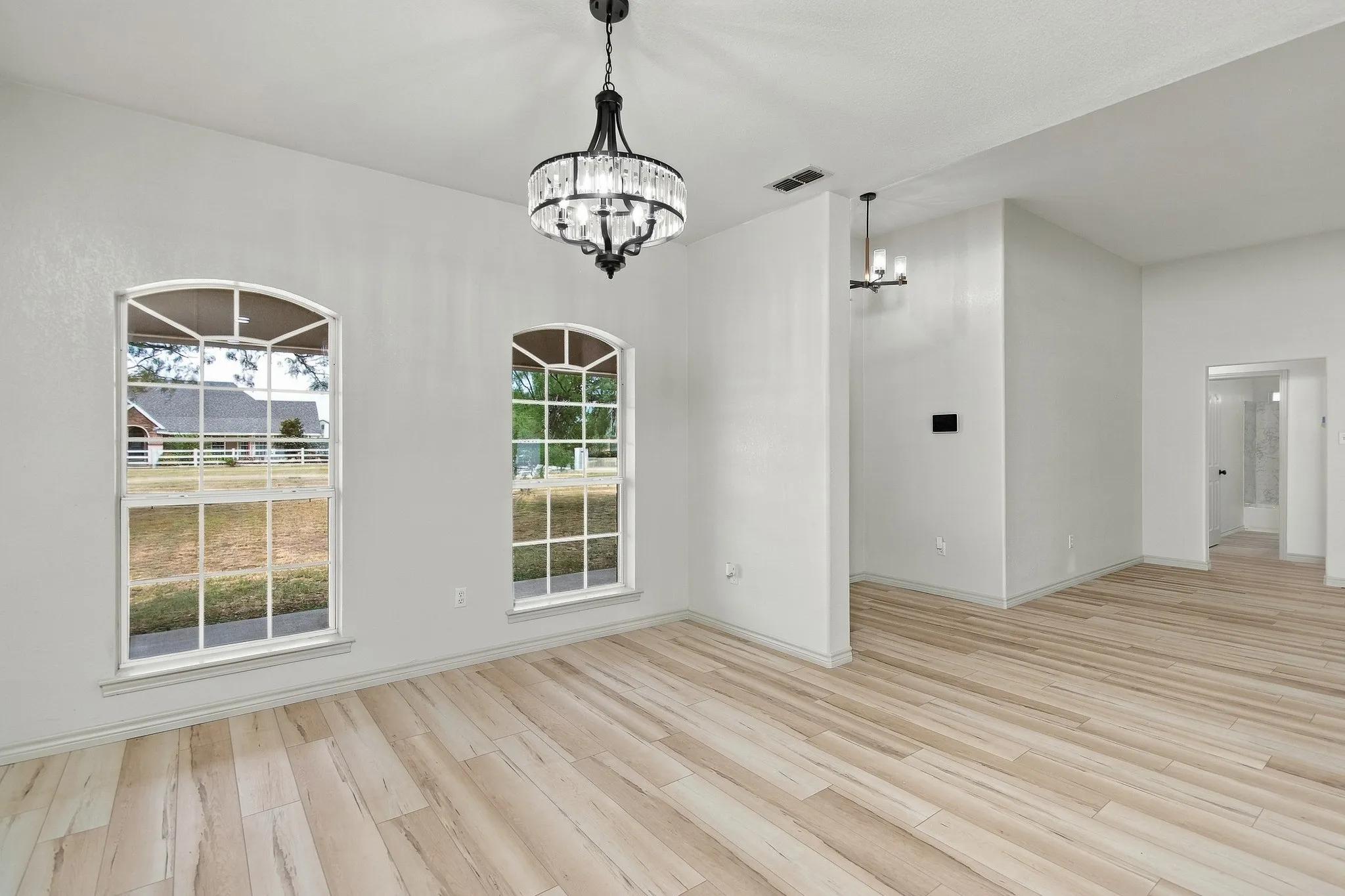 Single Family Residence For Sale in Taylor County , 158 Quaker Road, Abilene, Texas 79602, 3 Bedroom, 2 Bathroom, 2 Garage spaces, 1,863 Sqft, built in 2002, mls#21403072, Real Estate Agent in Abilene, Homes For Sale in Taylor county, Homes For Sale in Abilene, Realtor in Abilene Texas, Real Estate Brokerage Independent Realty Texas, Luminita Cordes Realtor