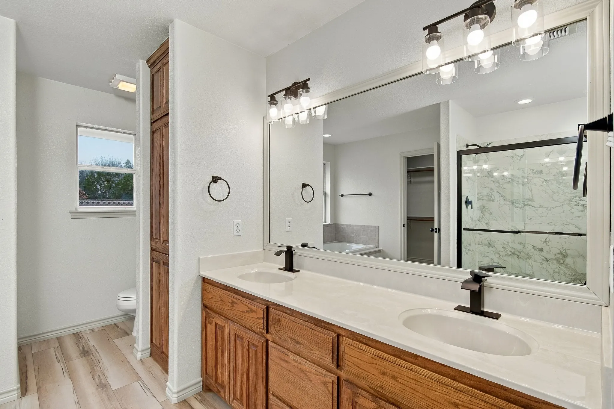 Single Family Residence For Sale in Taylor County , 158 Quaker Road, Abilene, Texas 79602, 3 Bedroom, 2 Bathroom, 2 Garage spaces, 1,863 Sqft, built in 2002, mls#21403072, Real Estate Agent in Abilene, Homes For Sale in Taylor county, Homes For Sale in Abilene, Realtor in Abilene Texas, Real Estate Brokerage Independent Realty Texas, Luminita Cordes Realtor