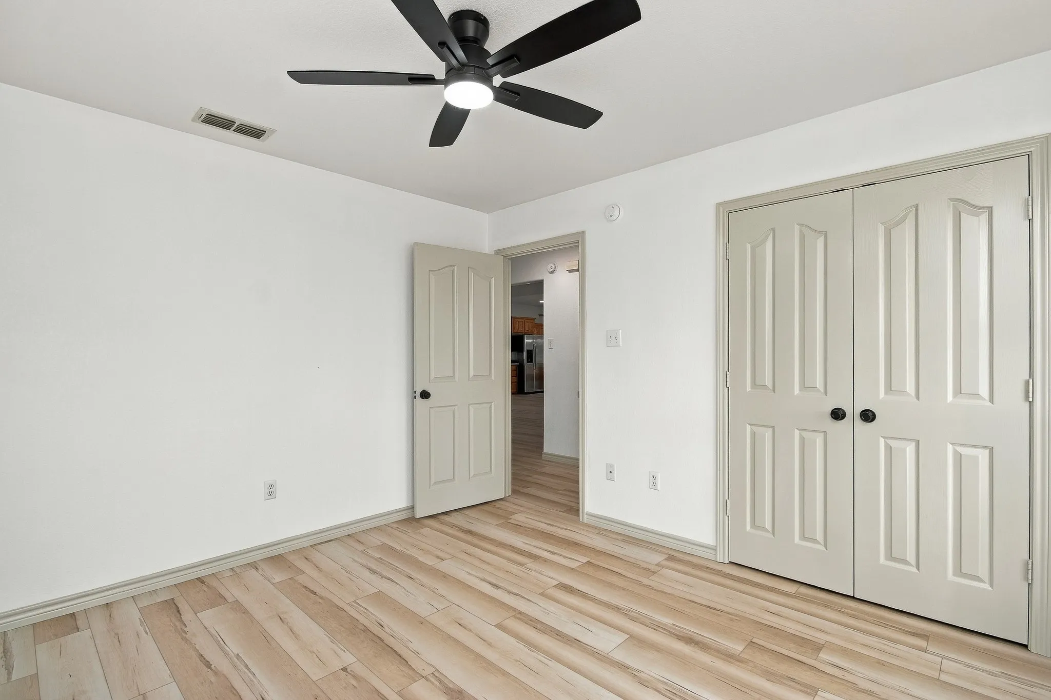 Single Family Residence For Sale in Taylor County , 158 Quaker Road, Abilene, Texas 79602, 3 Bedroom, 2 Bathroom, 2 Garage spaces, 1,863 Sqft, built in 2002, mls#21403072, Real Estate Agent in Abilene, Homes For Sale in Taylor county, Homes For Sale in Abilene, Realtor in Abilene Texas, Real Estate Brokerage Independent Realty Texas, Luminita Cordes Realtor