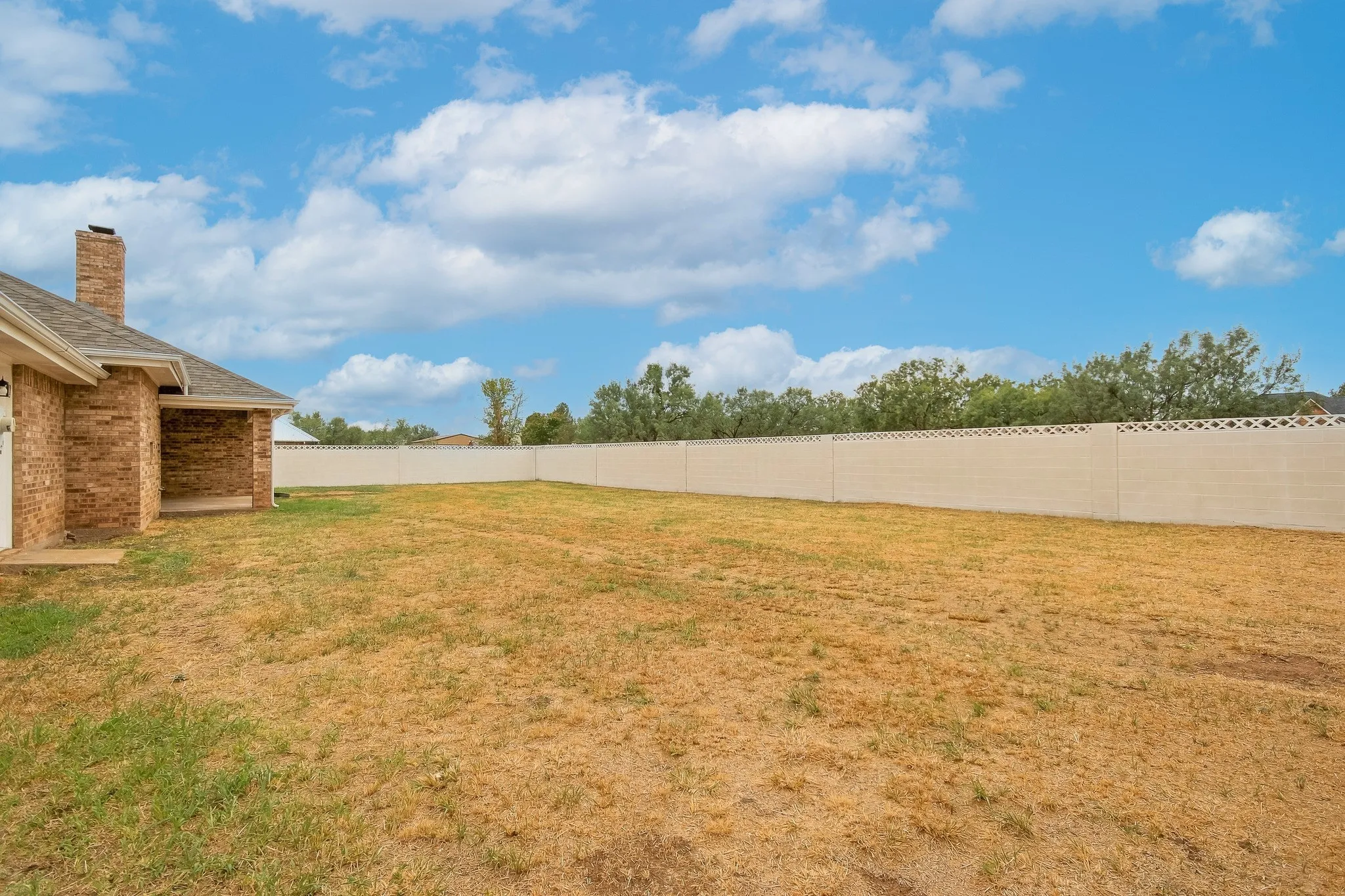 Single Family Residence For Sale in Taylor County , 158 Quaker Road, Abilene, Texas 79602, 3 Bedroom, 2 Bathroom, 2 Garage spaces, 1,863 Sqft, built in 2002, mls#21403072, Real Estate Agent in Abilene, Homes For Sale in Taylor county, Homes For Sale in Abilene, Realtor in Abilene Texas, Real Estate Brokerage Independent Realty Texas, Luminita Cordes Realtor