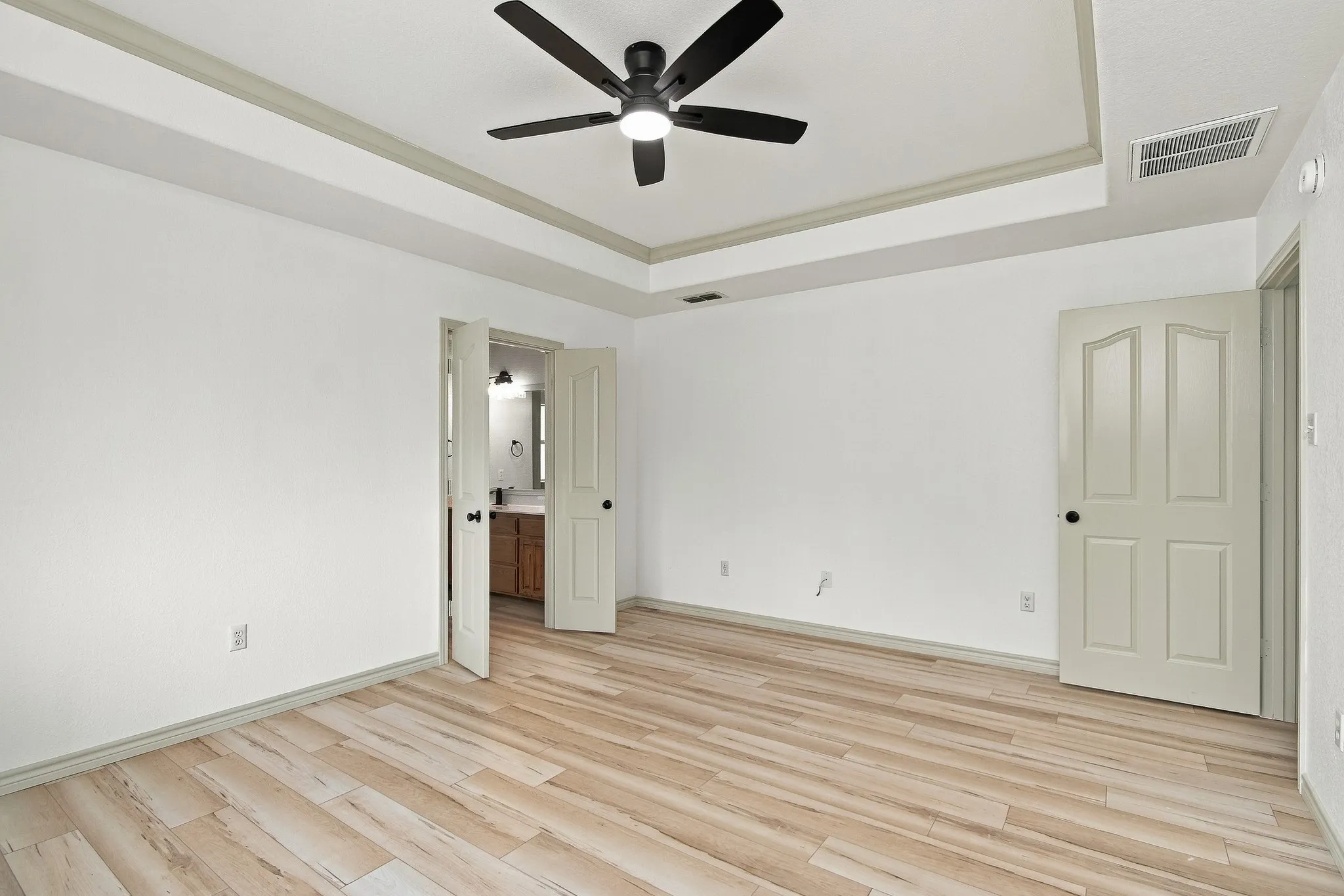 Single Family Residence For Sale in Taylor County , 158 Quaker Road, Abilene, Texas 79602, 3 Bedroom, 2 Bathroom, 2 Garage spaces, 1,863 Sqft, built in 2002, mls#21403072, Real Estate Agent in Abilene, Homes For Sale in Taylor county, Homes For Sale in Abilene, Realtor in Abilene Texas, Real Estate Brokerage Independent Realty Texas, Luminita Cordes Realtor