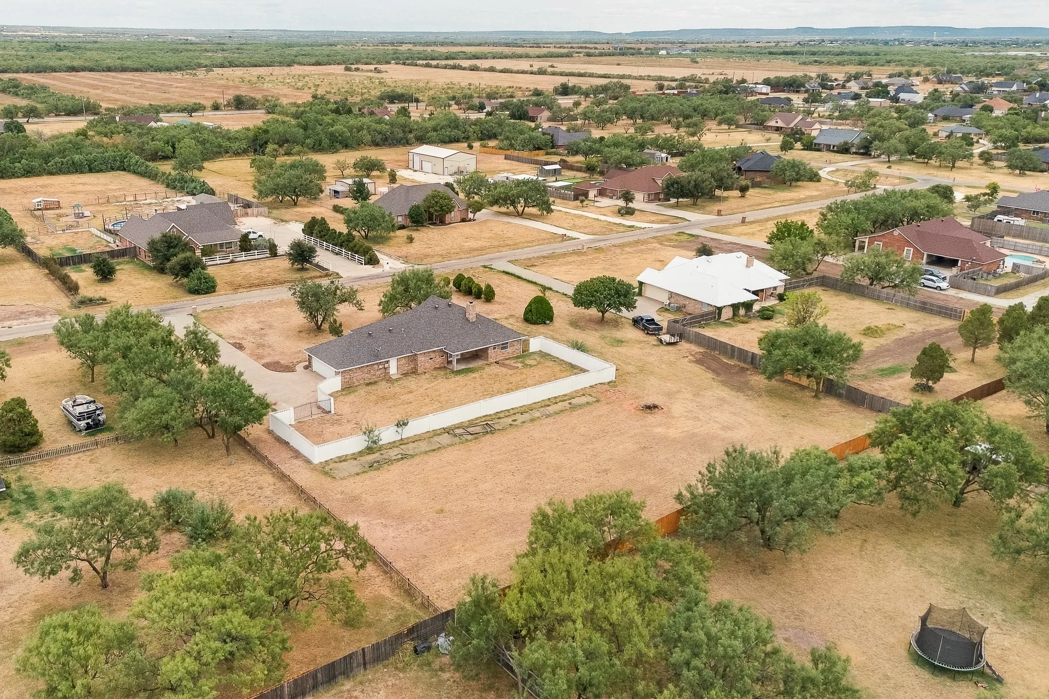 Single Family Residence For Sale in Taylor County , 158 Quaker Road, Abilene, Texas 79602, 3 Bedroom, 2 Bathroom, 2 Garage spaces, 1,863 Sqft, built in 2002, mls#21403072, Real Estate Agent in Abilene, Homes For Sale in Taylor county, Homes For Sale in Abilene, Realtor in Abilene Texas, Real Estate Brokerage Independent Realty Texas, Luminita Cordes Realtor