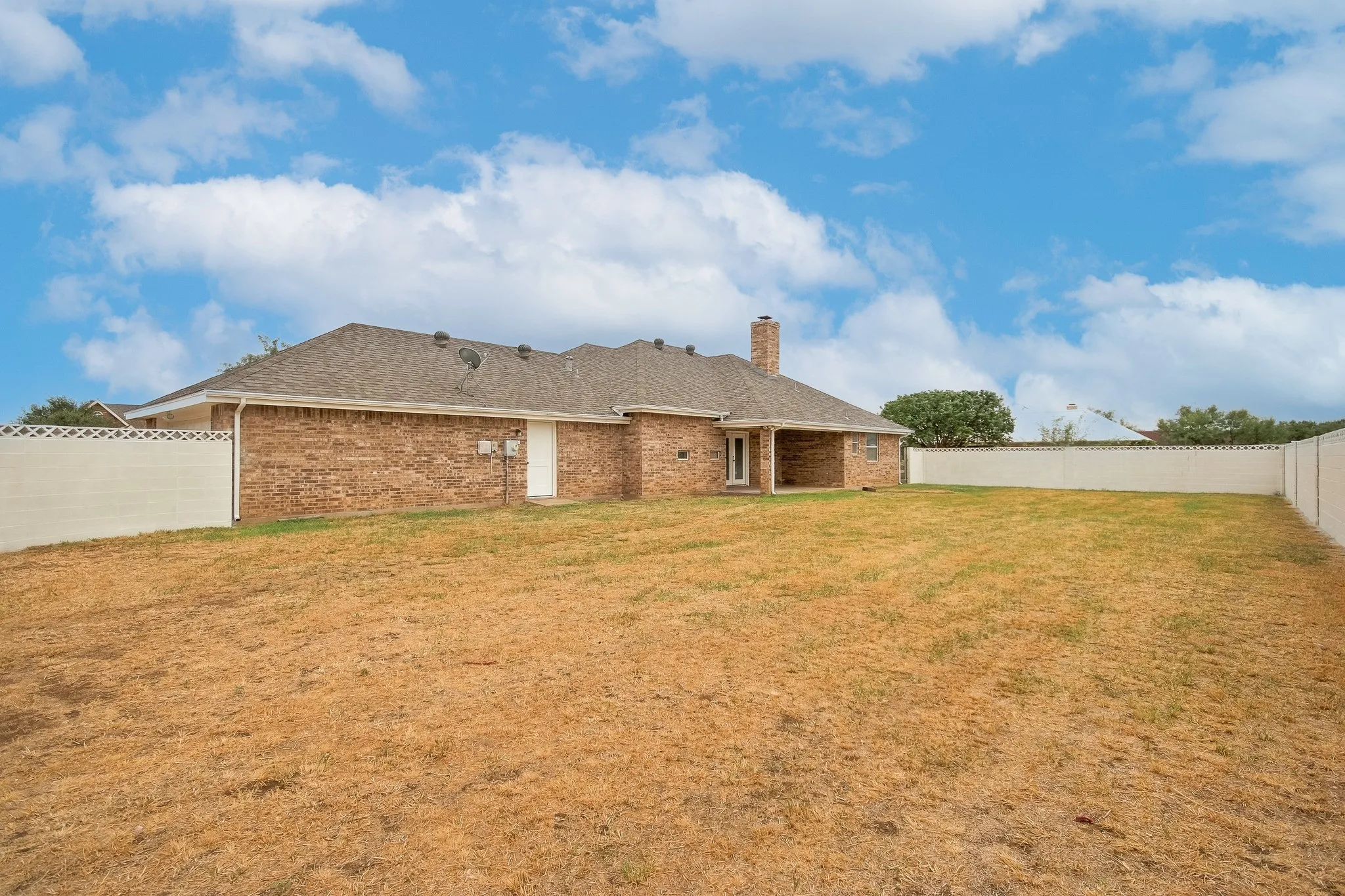 Single Family Residence For Sale in Taylor County , 158 Quaker Road, Abilene, Texas 79602, 3 Bedroom, 2 Bathroom, 2 Garage spaces, 1,863 Sqft, built in 2002, mls#21403072, Real Estate Agent in Abilene, Homes For Sale in Taylor county, Homes For Sale in Abilene, Realtor in Abilene Texas, Real Estate Brokerage Independent Realty Texas, Luminita Cordes Realtor