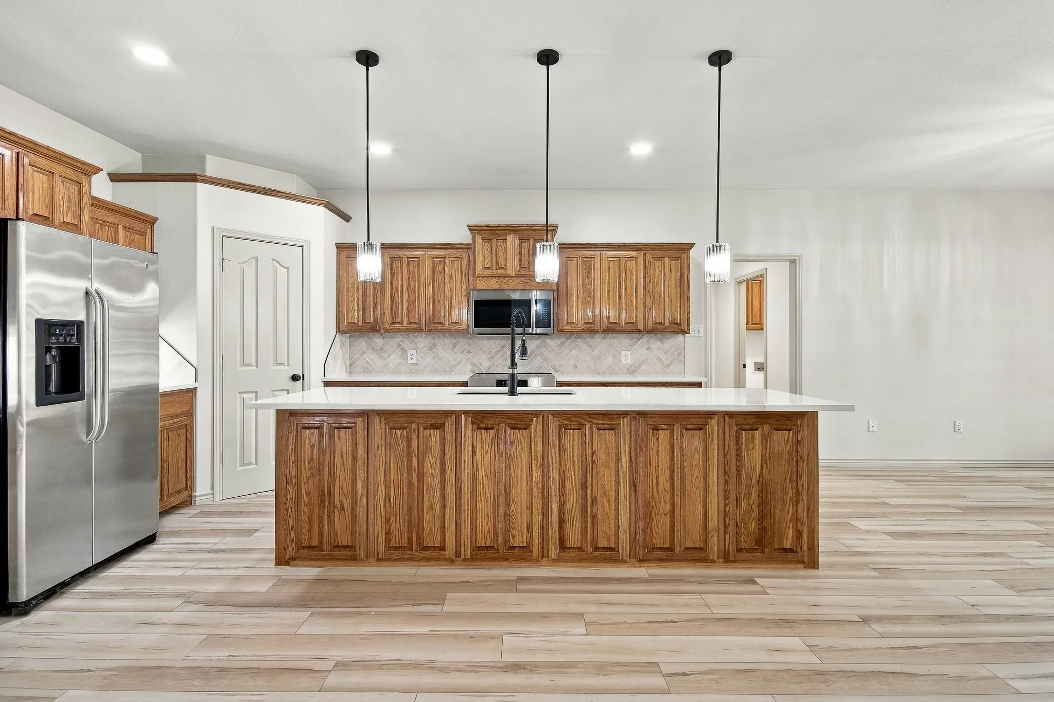 Single Family Residence For Sale in Taylor County , 158 Quaker Road, Abilene, Texas 79602, 3 Bedroom, 2 Bathroom, 2 Garage spaces, 1,863 Sqft, built in 2002, mls#21403072, Real Estate Agent in Abilene, Homes For Sale in Taylor county, Homes For Sale in Abilene, Realtor in Abilene Texas, Real Estate Brokerage Independent Realty Texas, Luminita Cordes Realtor