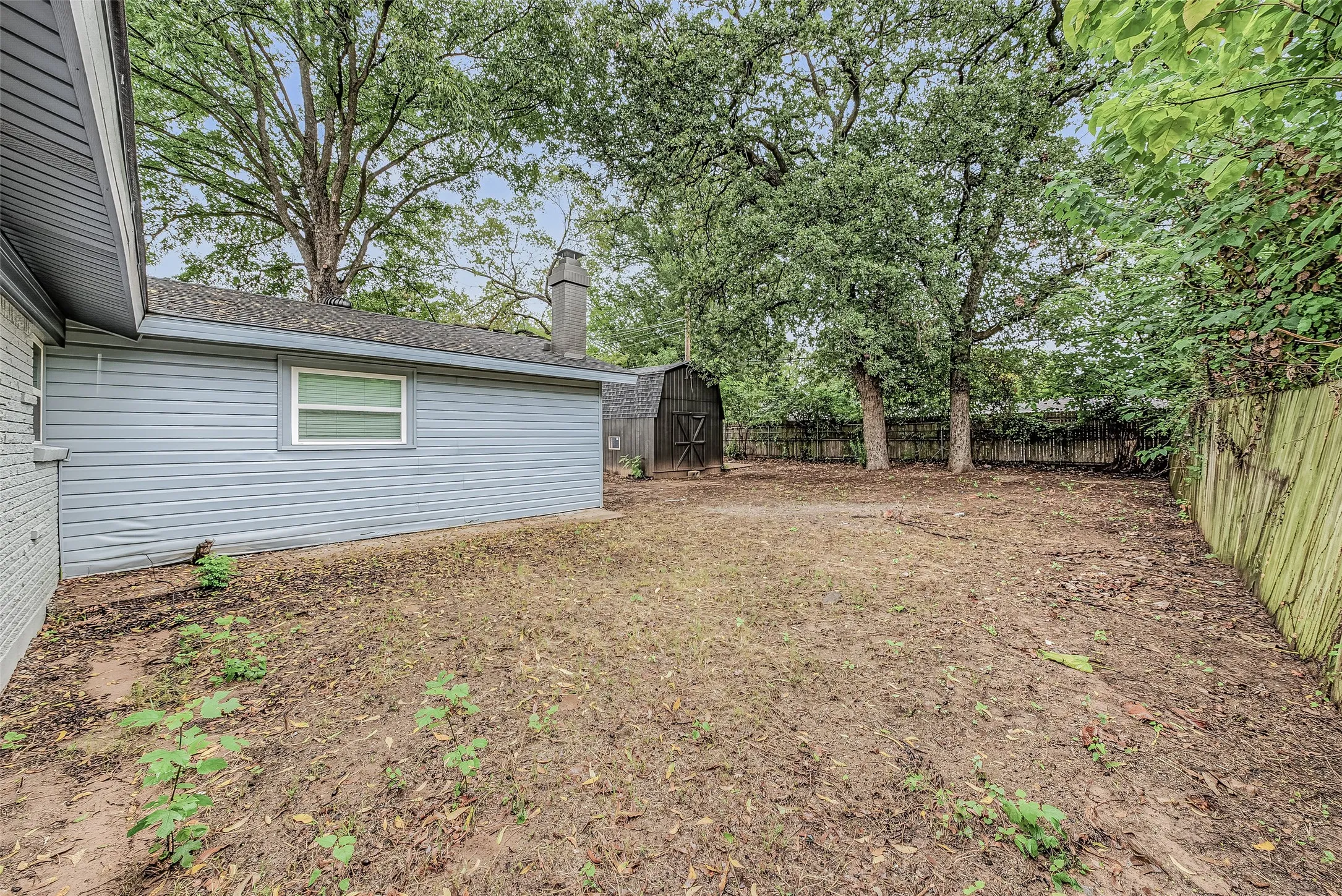Single Family Residence For Sale in Tarrant County , 404 Simmons Drive, Hurst, Texas 76053, 4 Bedroom, 2 Bathroom, Garage spaces, 1,616 Sqft, built in 1960, mls#21403081, Real Estate Agent in Hurst, Homes For Sale in Tarrant county, Homes For Sale in Hurst, Realtor in Hurst Texas, Real Estate Brokerage Independent Realty Texas, Luminita Cordes Realtor