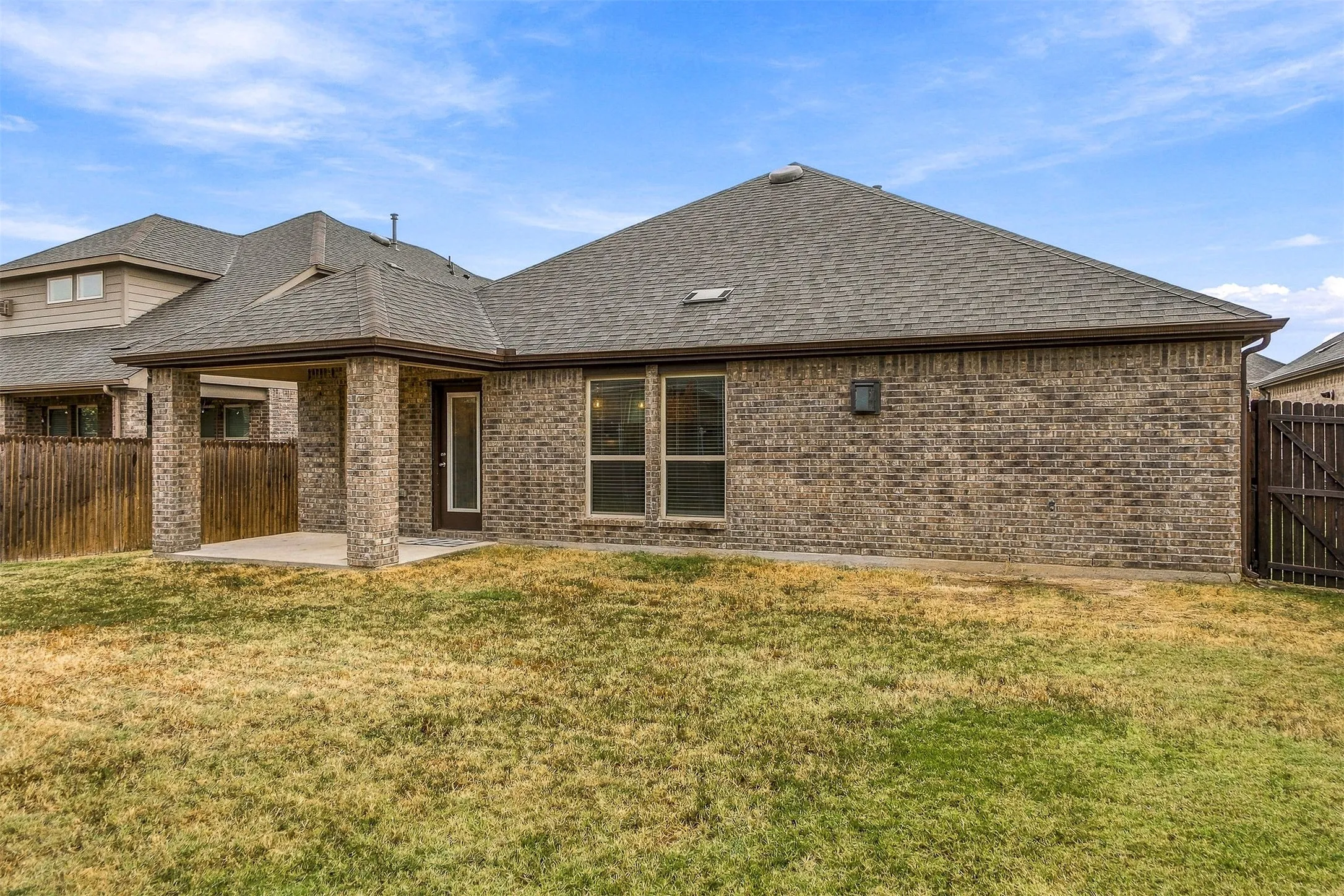Single Family Residence For Sale in Denton County , 3013 Denver Avenue, Aubrey, Texas 76227, 3 Bedroom, 2 Bathroom, 2 Garage spaces, 1,701 Sqft, built in 2020, mls#21402788, Real Estate Agent in Aubrey, Homes For Sale in Denton county, Homes For Sale in Aubrey, Realtor in Aubrey Texas, Real Estate Brokerage Independent Realty Texas, Luminita Cordes Realtor