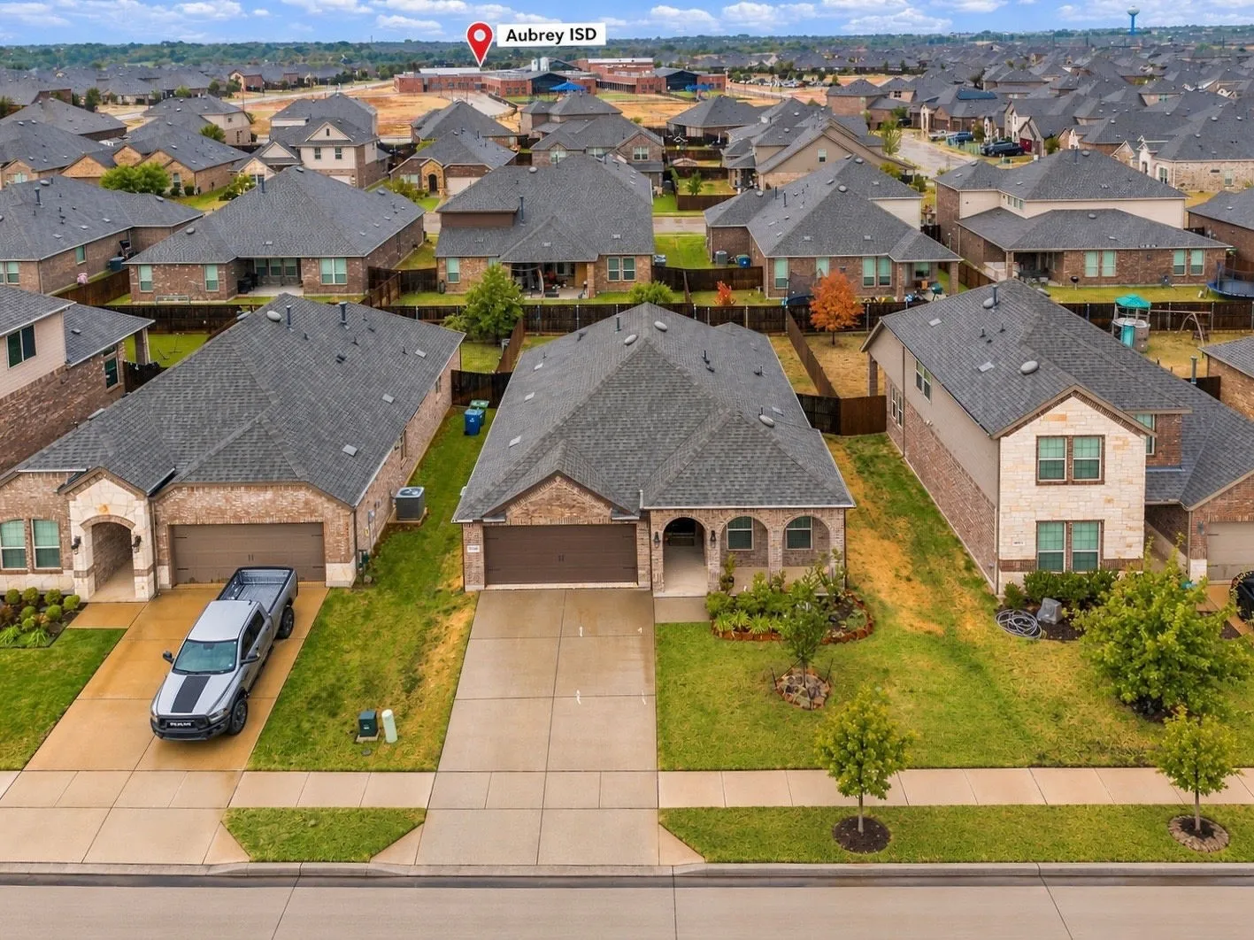 Single Family Residence For Sale in Denton County , 3013 Denver Avenue, Aubrey, Texas 76227, 3 Bedroom, 2 Bathroom, 2 Garage spaces, 1,701 Sqft, built in 2020, mls#21402788, Real Estate Agent in Aubrey, Homes For Sale in Denton county, Homes For Sale in Aubrey, Realtor in Aubrey Texas, Real Estate Brokerage Independent Realty Texas, Luminita Cordes Realtor