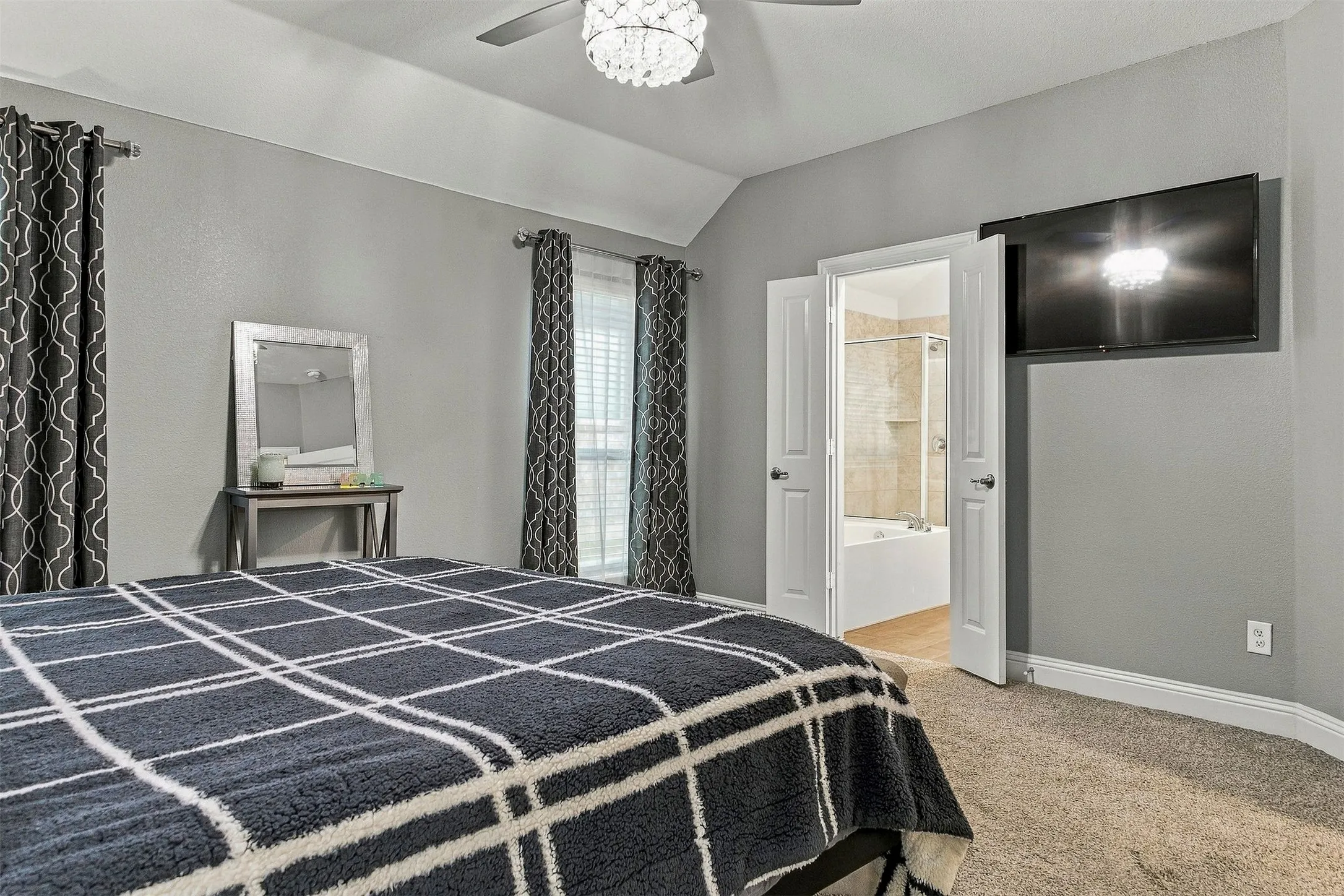 Single Family Residence For Sale in Denton County , 3013 Denver Avenue, Aubrey, Texas 76227, 3 Bedroom, 2 Bathroom, 2 Garage spaces, 1,701 Sqft, built in 2020, mls#21402788, Real Estate Agent in Aubrey, Homes For Sale in Denton county, Homes For Sale in Aubrey, Realtor in Aubrey Texas, Real Estate Brokerage Independent Realty Texas, Luminita Cordes Realtor