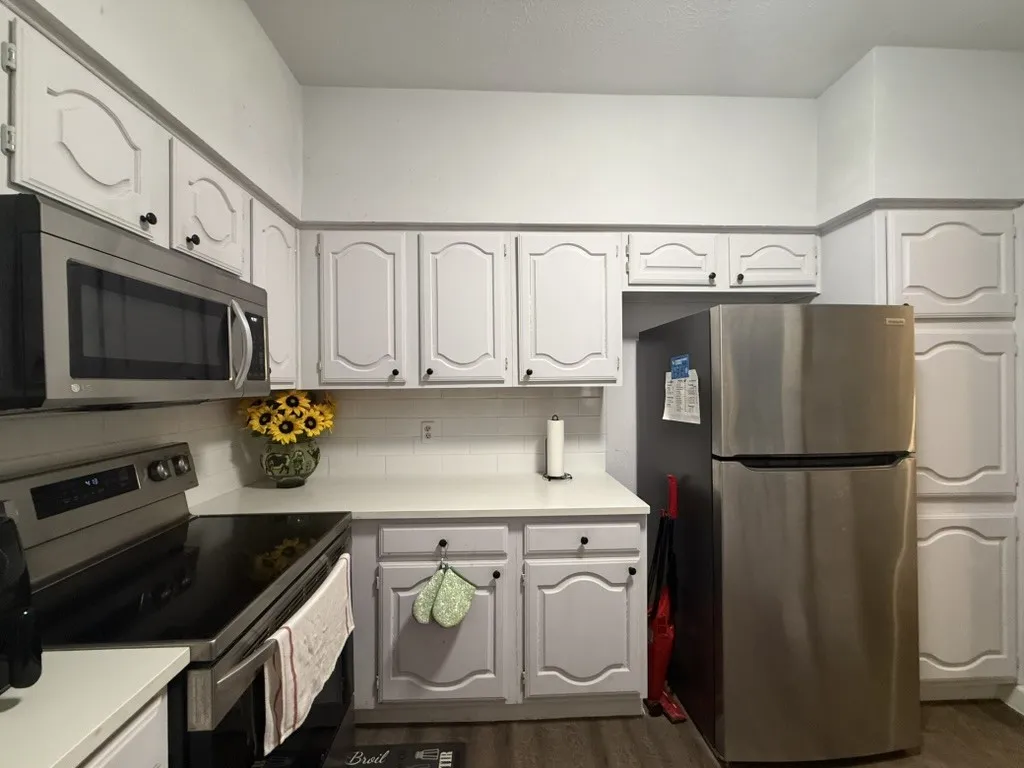 Condominium For Rent in Dallas County , 2835 Keller Springs Road 103, Carrollton, Texas 75006, 2 Bedroom, 3 Bathroom, Garage spaces, 1,225 Sqft, built in 1982, mls#21403035, Real Estate Agent in Carrollton, Homes For Rent in Dallas county, Homes For Rent in Carrollton, Realtor in Carrollton Texas, Real Estate Brokerage Independent Realty Texas, Luminita Cordes Realtor