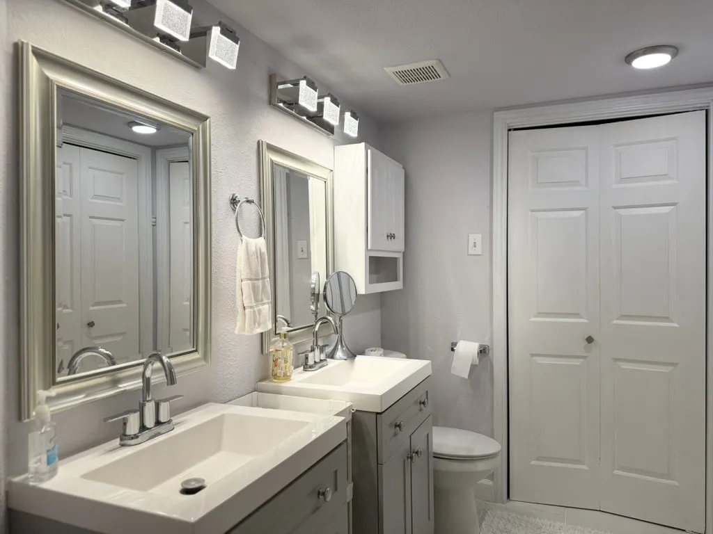 Condominium For Rent in Dallas County , 2835 Keller Springs Road 103, Carrollton, Texas 75006, 2 Bedroom, 3 Bathroom, Garage spaces, 1,225 Sqft, built in 1982, mls#21403035, Real Estate Agent in Carrollton, Homes For Rent in Dallas county, Homes For Rent in Carrollton, Realtor in Carrollton Texas, Real Estate Brokerage Independent Realty Texas, Luminita Cordes Realtor