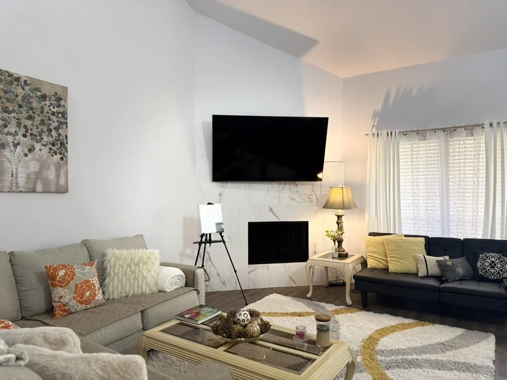 Condominium For Rent in Dallas County , 2835 Keller Springs Road 103, Carrollton, Texas 75006, 2 Bedroom, 3 Bathroom, Garage spaces, 1,225 Sqft, built in 1982, mls#21403035, Real Estate Agent in Carrollton, Homes For Rent in Dallas county, Homes For Rent in Carrollton, Realtor in Carrollton Texas, Real Estate Brokerage Independent Realty Texas, Luminita Cordes Realtor